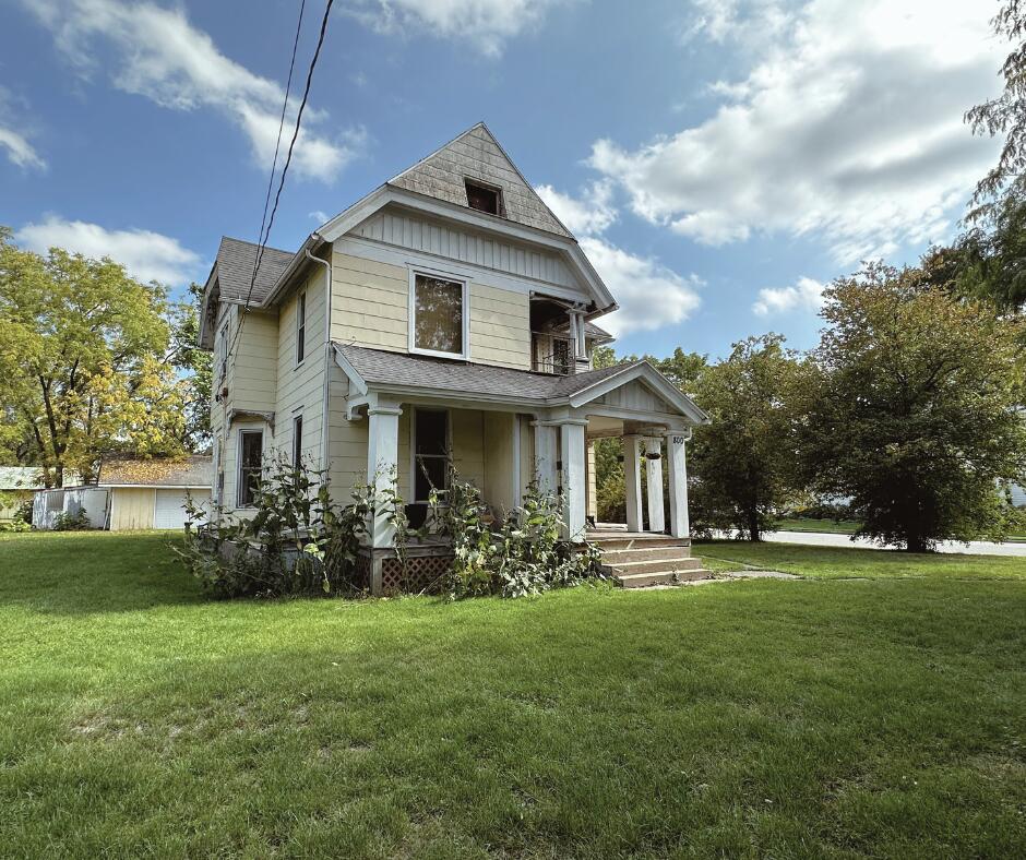 800 N Main St