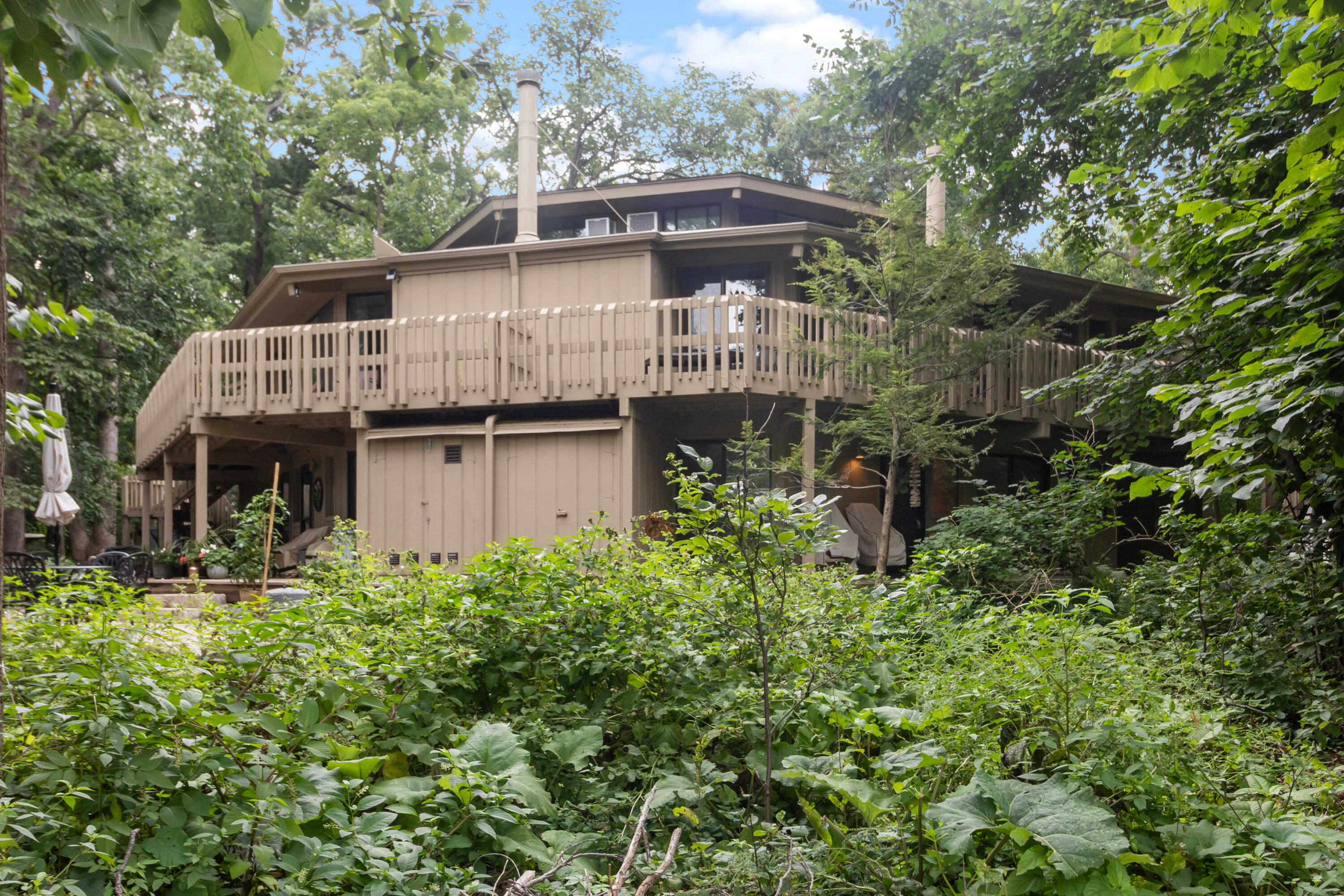 404 Deerpath - Property Photo 1