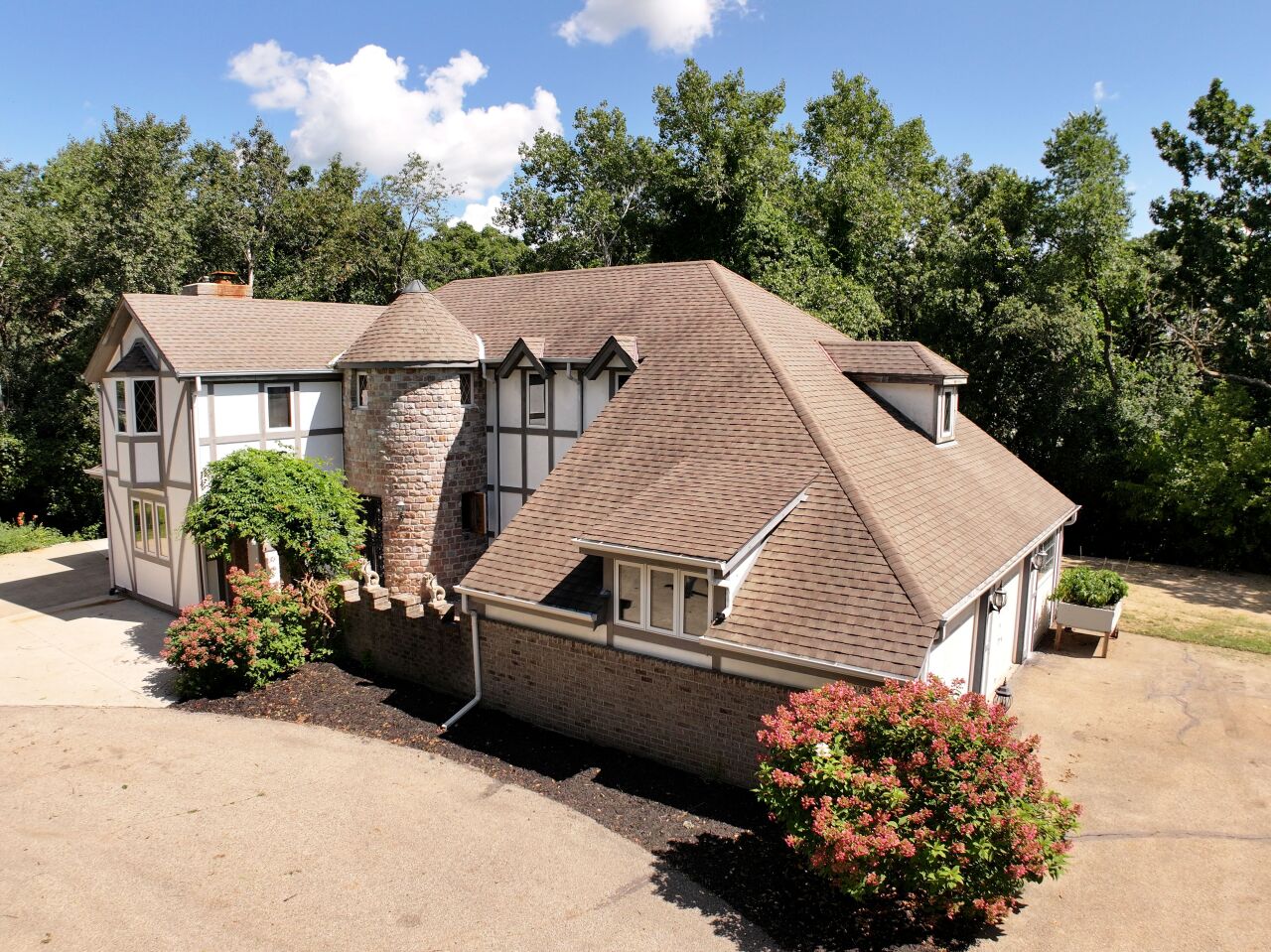 N7450 Carriage Dr Property Photo 1