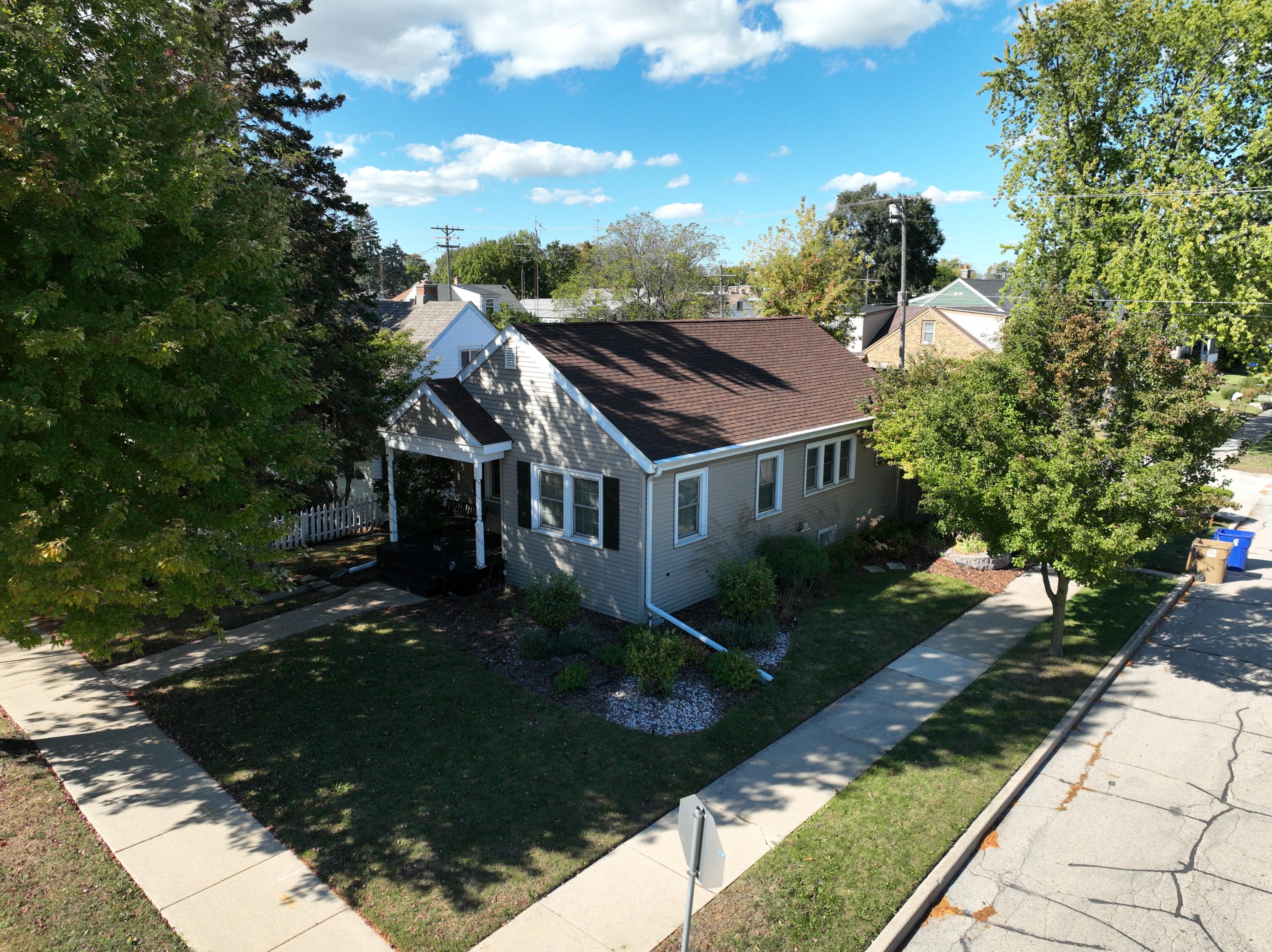 3502 75th St Property Photo 1