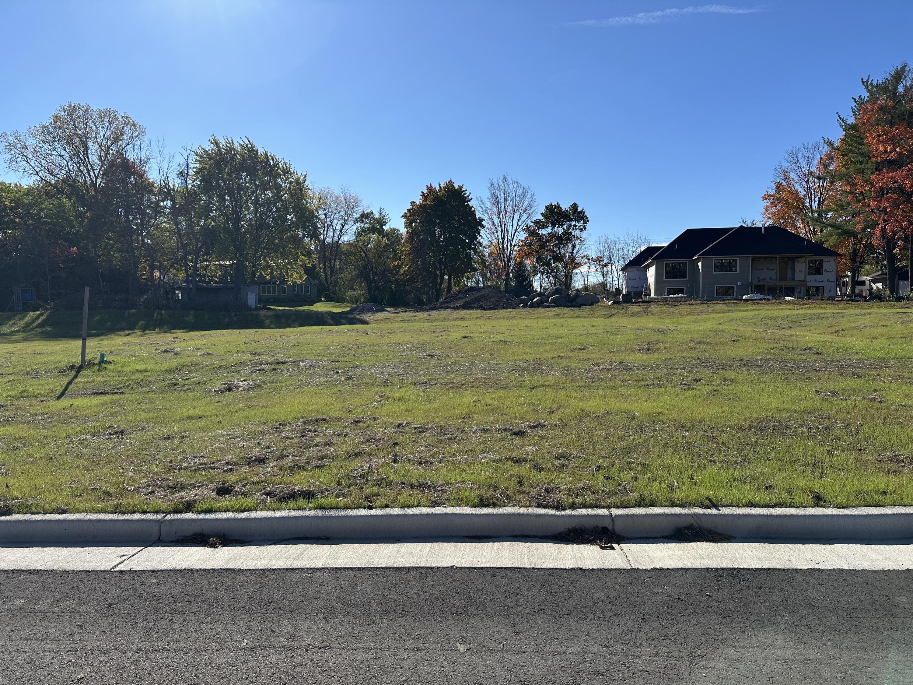 Lt8 S Ridgewood Dr Property Photo 1