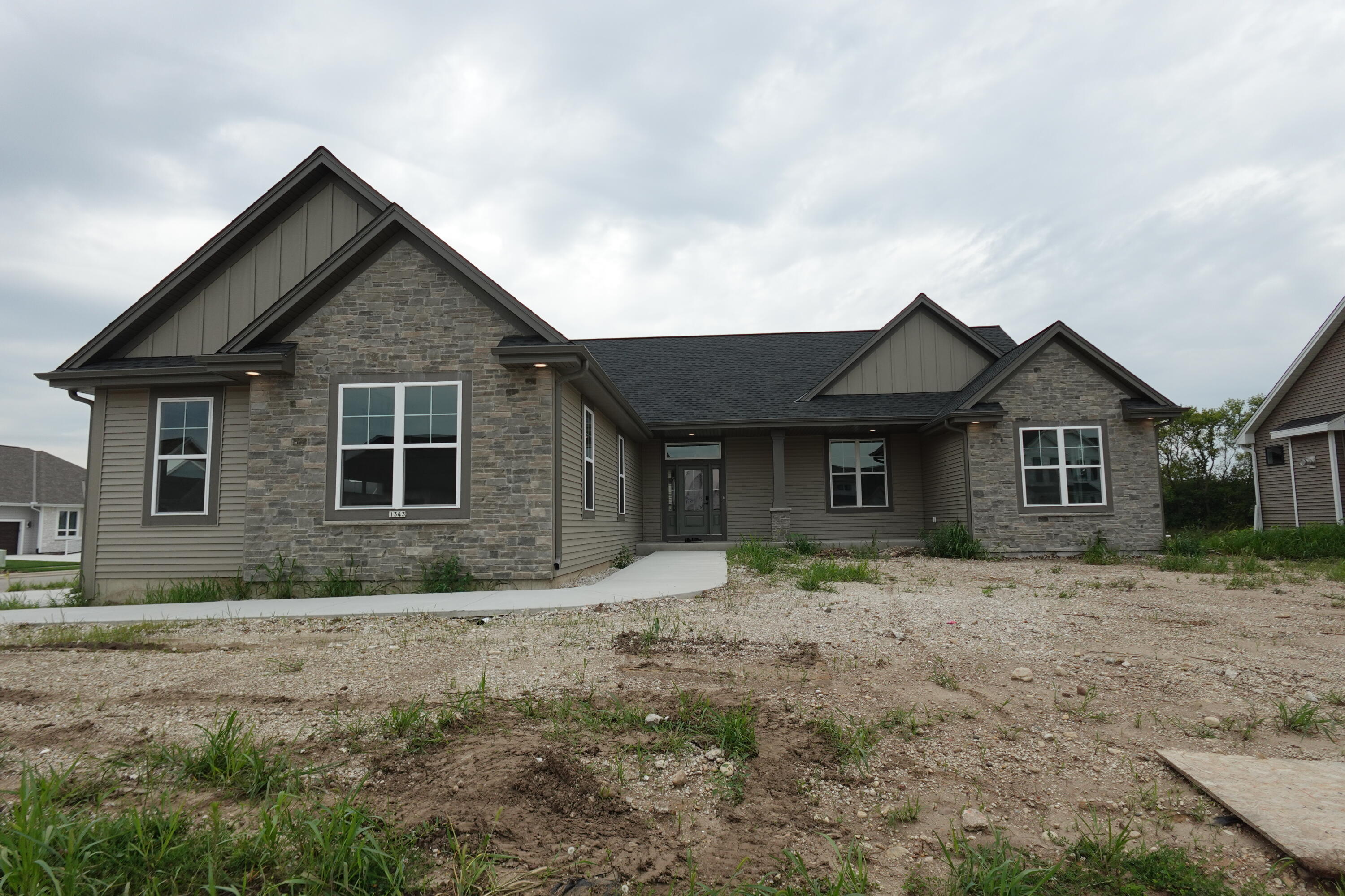 1343 Periwinkle Pass Property Photo 1