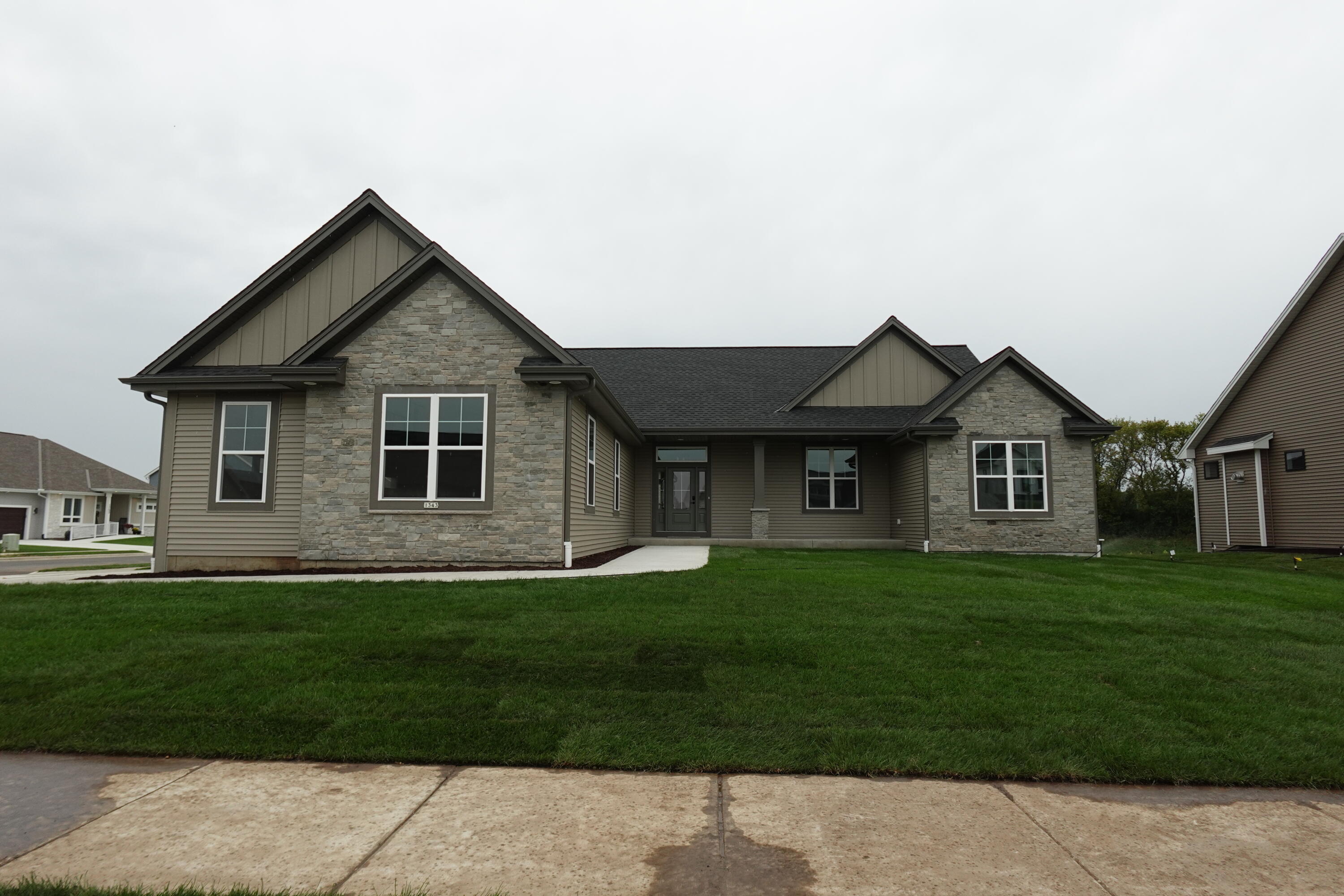 1343 Periwinkle Pass Property Photo 1