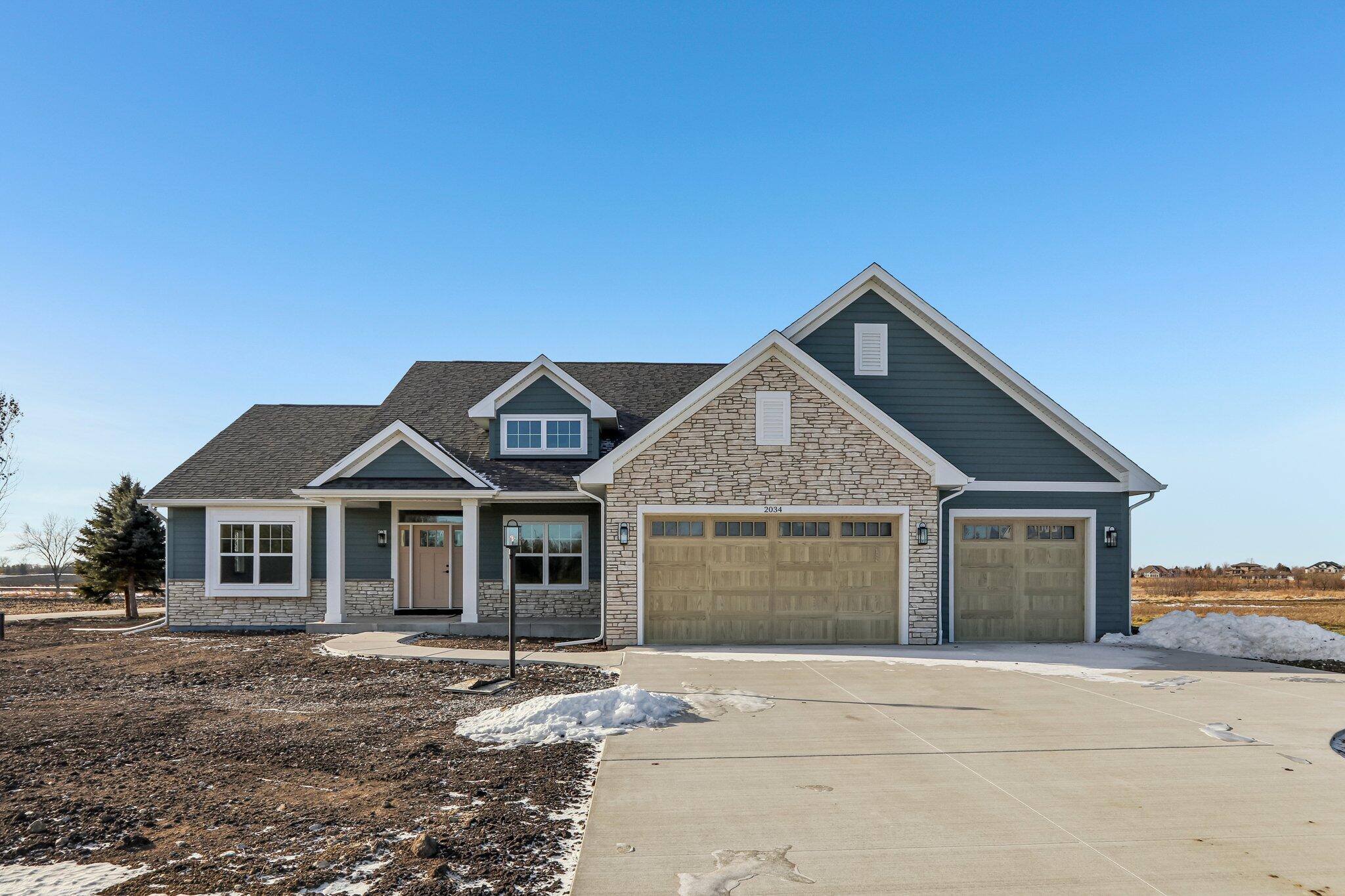 2034 Highland Way Property Photo 1