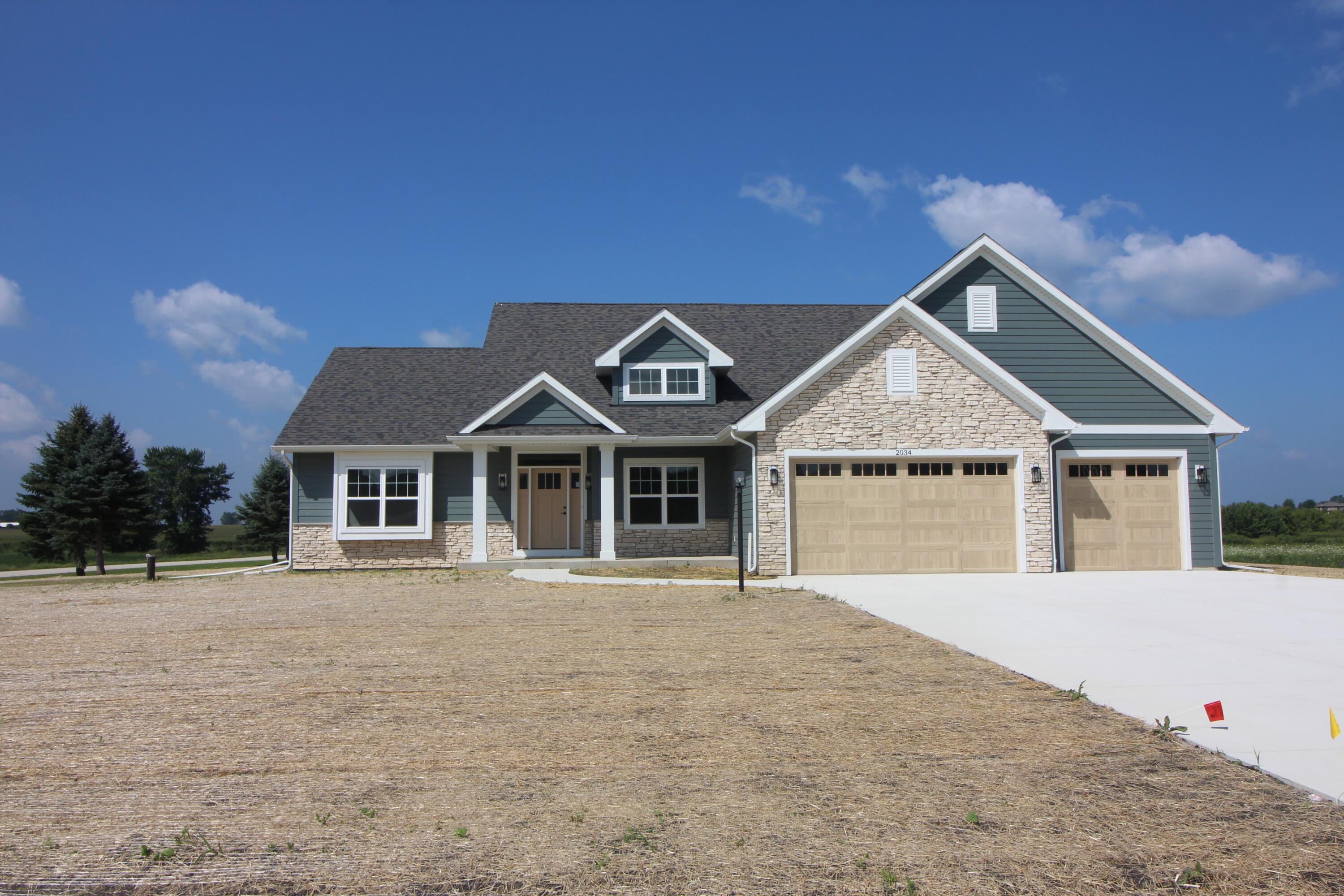 2034 Highland Way Property Photo 1