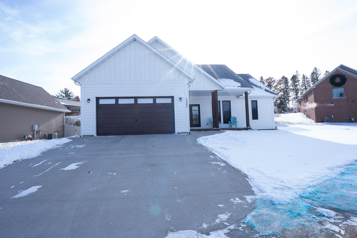 1043 John St Property Photo 1
