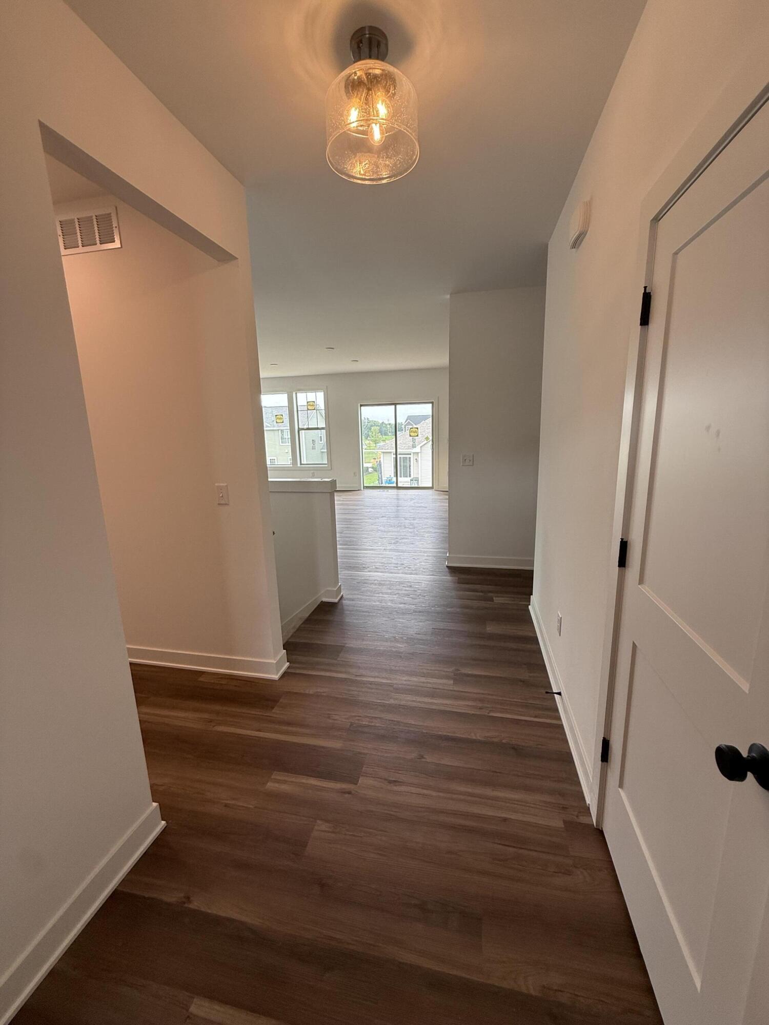 3232 Bergamot Dr