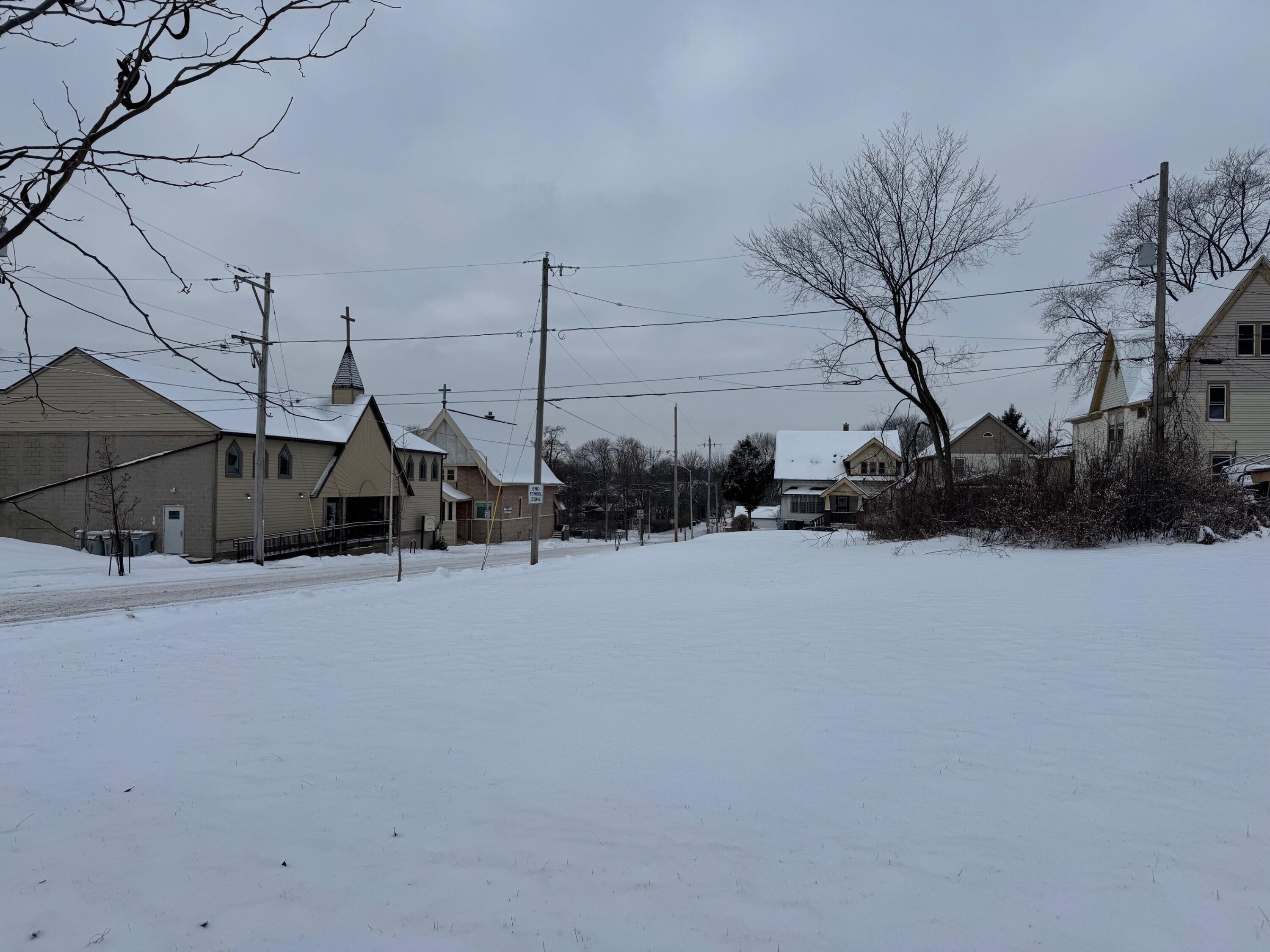 2401 N Richards St Property Photo 1