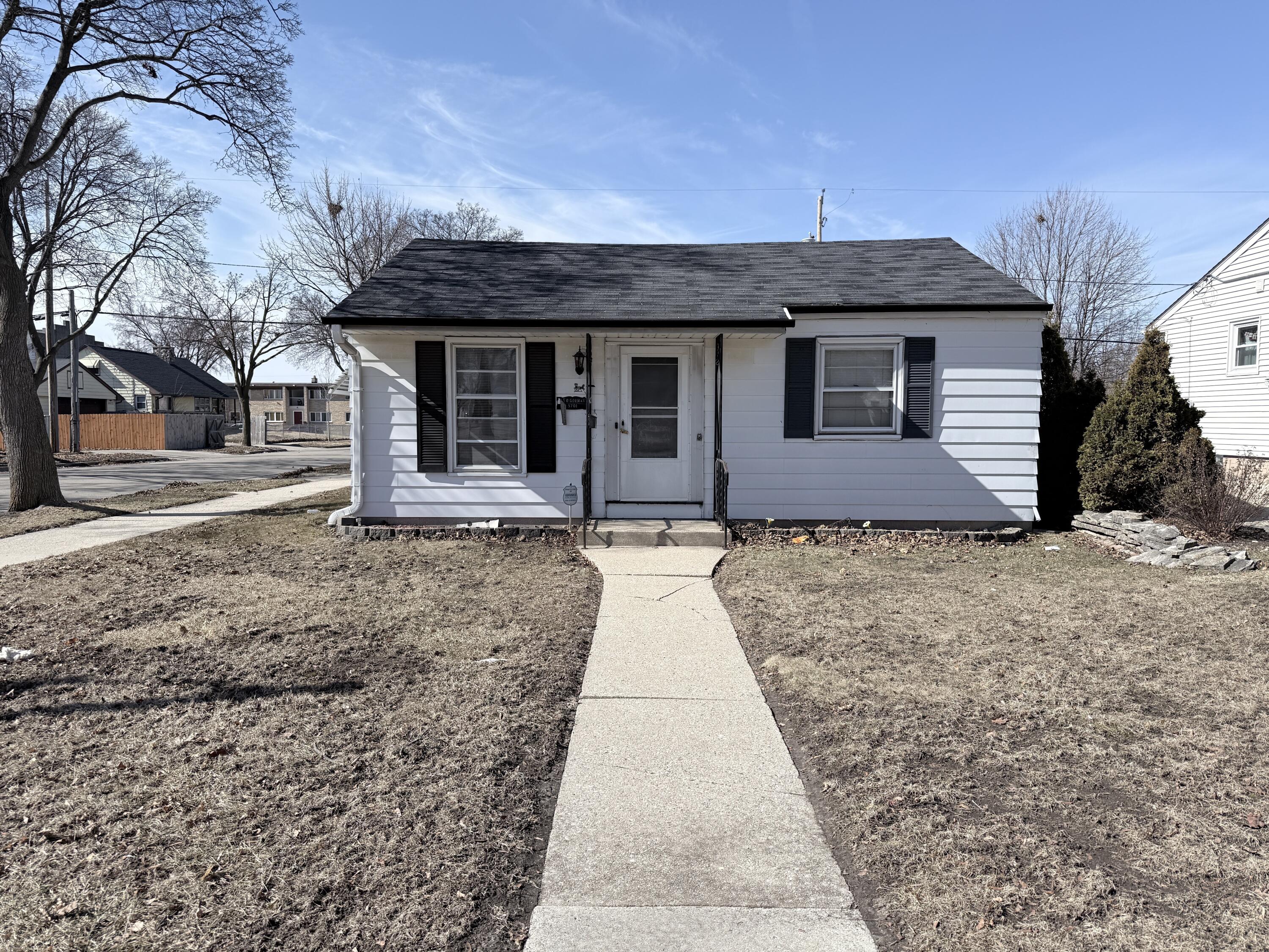 5701 N 79th St Property Photo 1
