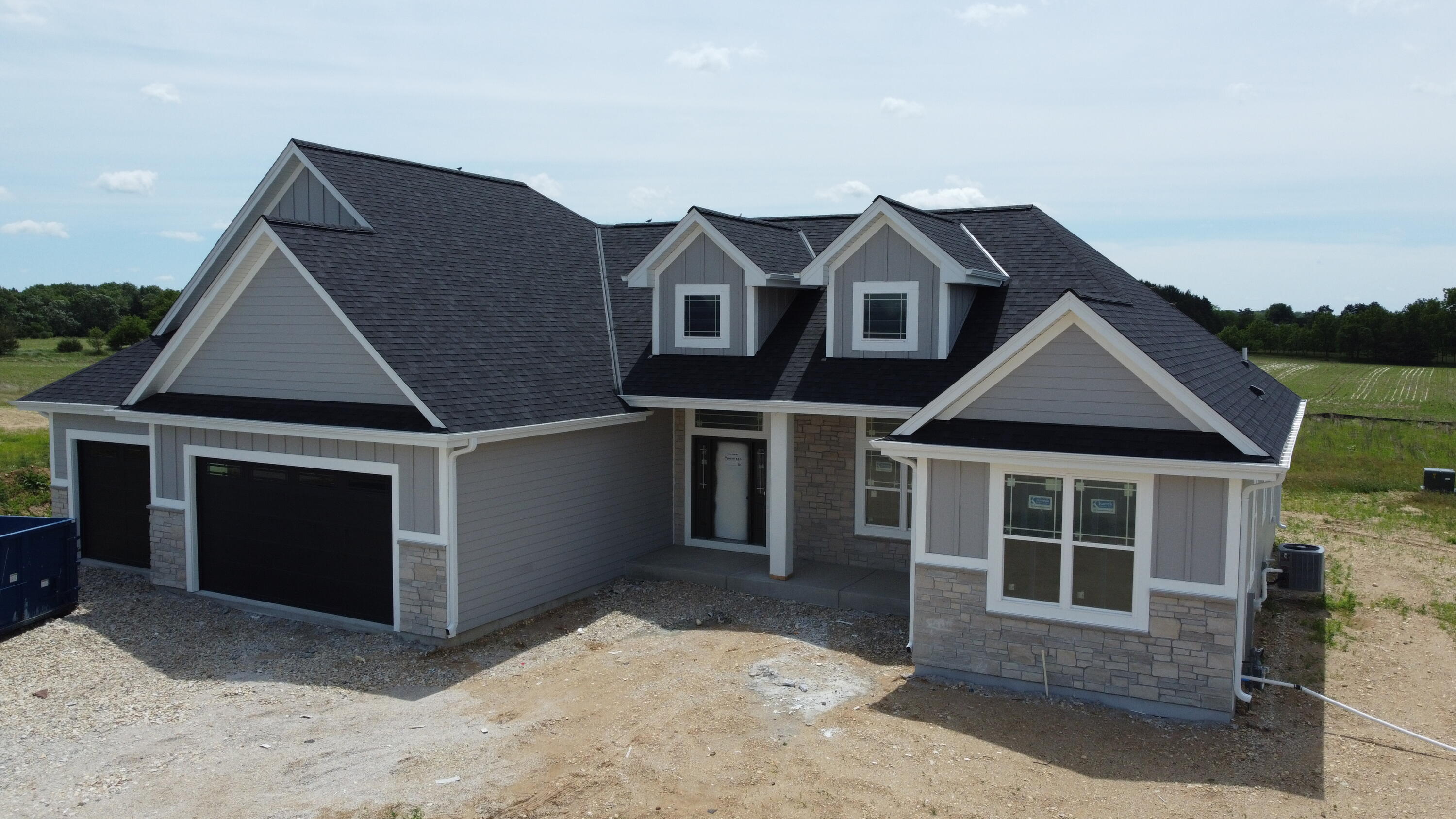527 Talbots Woods Dr Property Photo 1