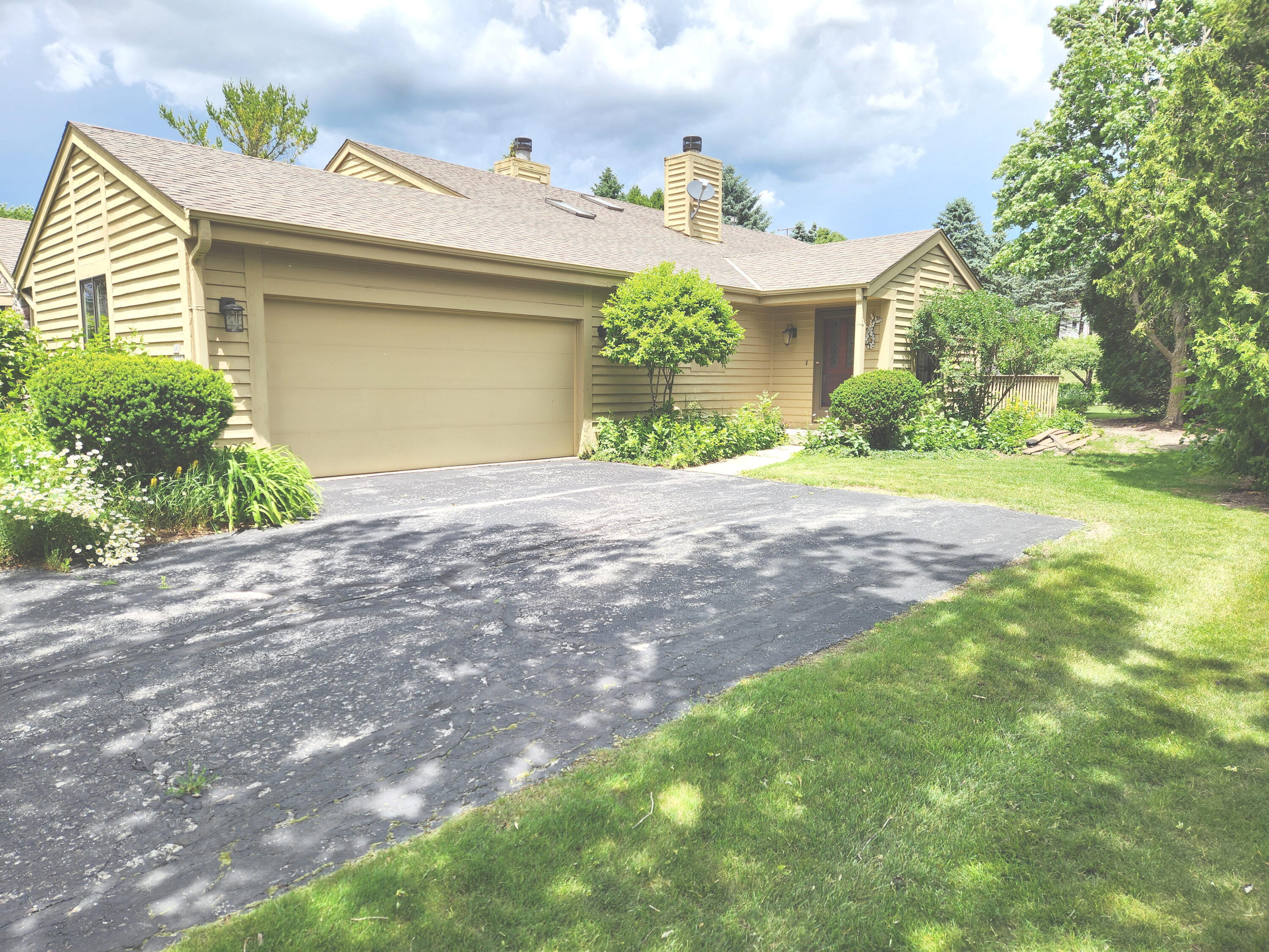 N80w13596 River Park Dr Property Photo 1