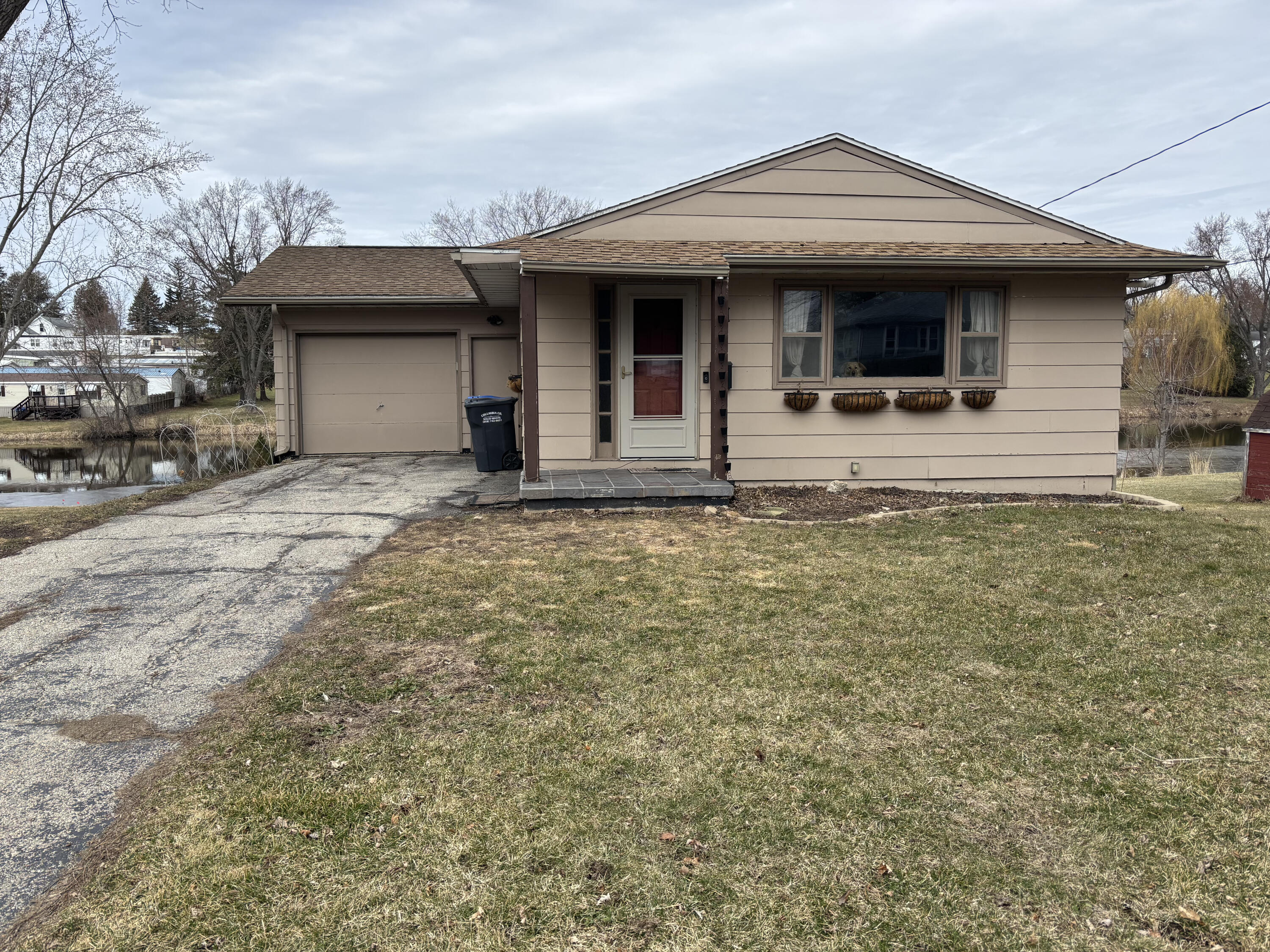 1954747 Property Photo 1