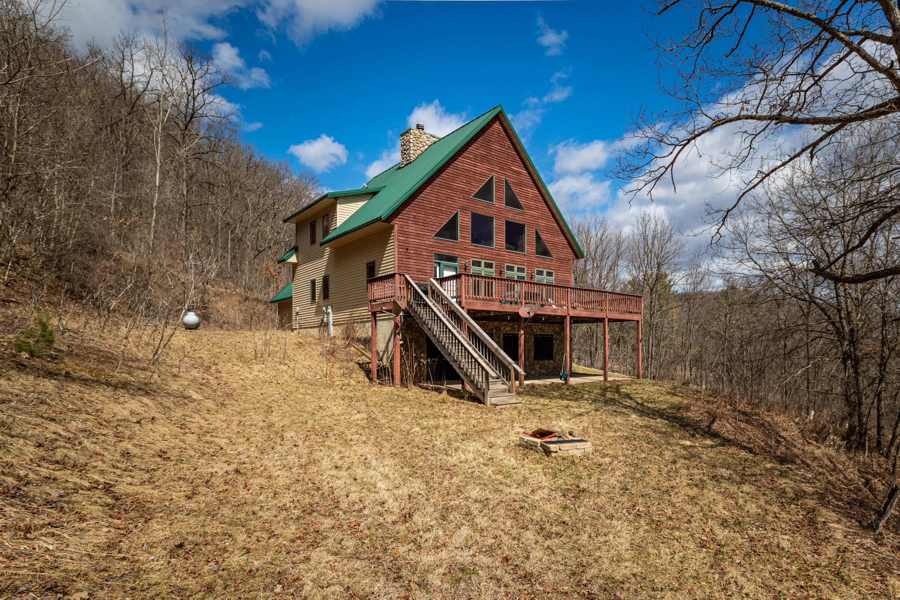 10235 Tavern Rd Property Photo 1
