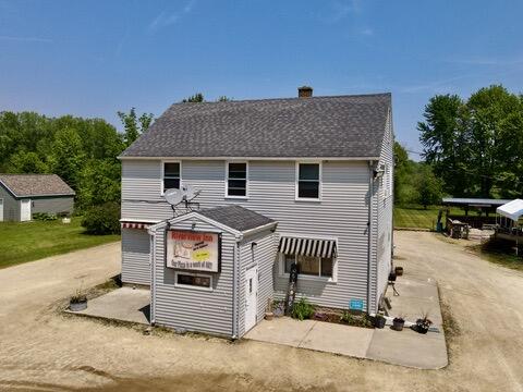 3172 N Riverside Dr Property Photo 1