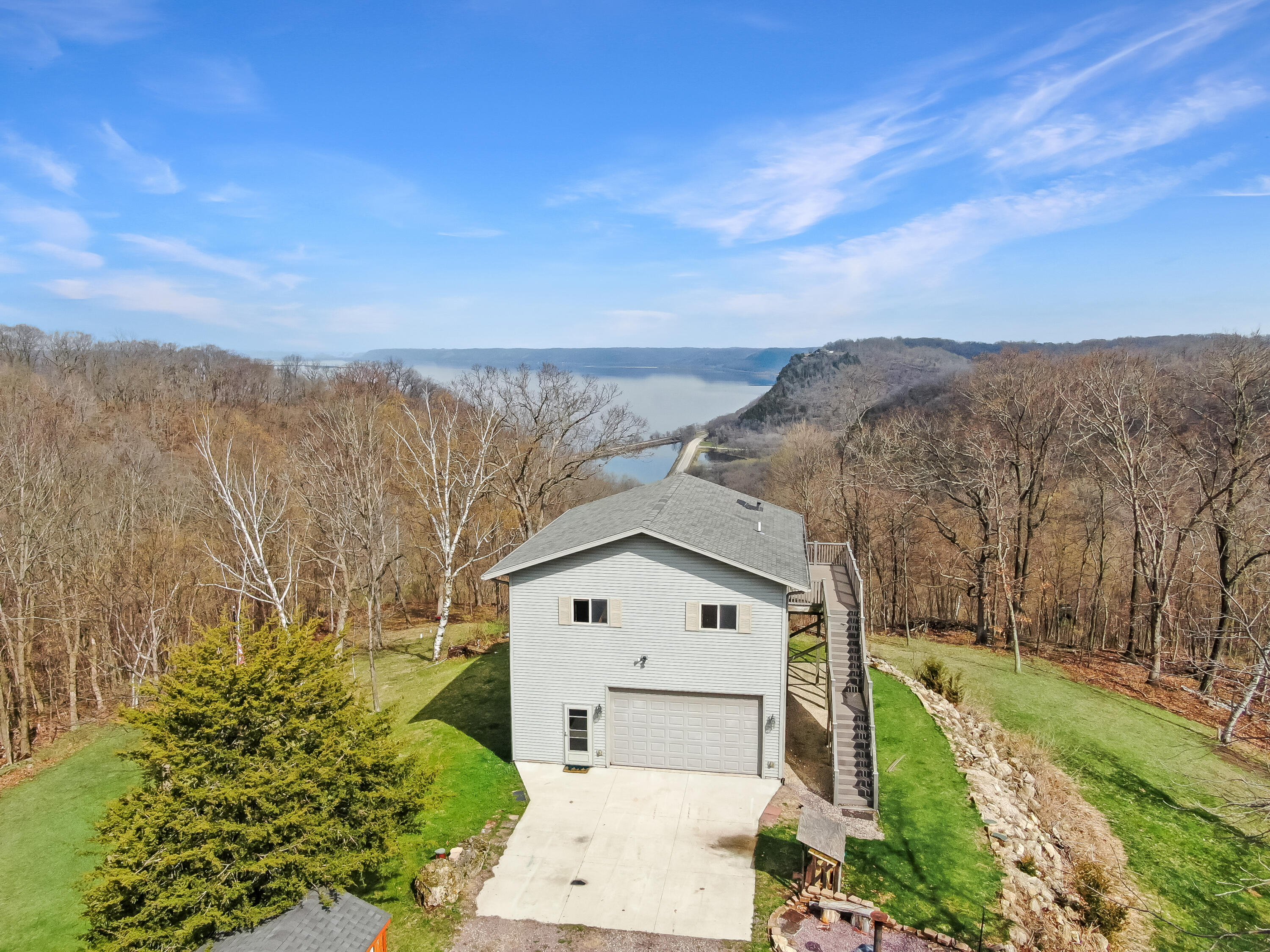20507 Sunset View Dr Property Photo 1
