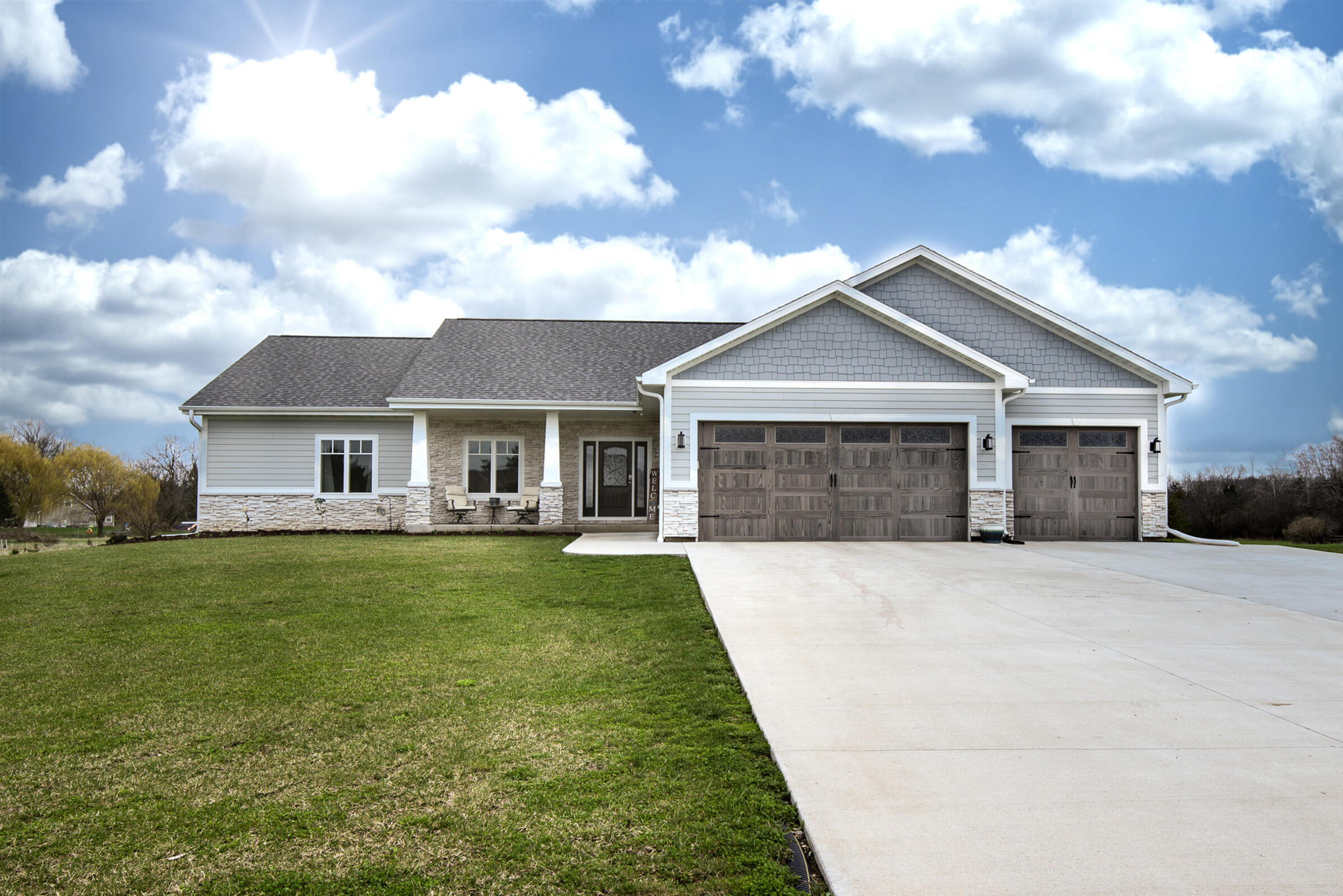 638 Red Oak Dr