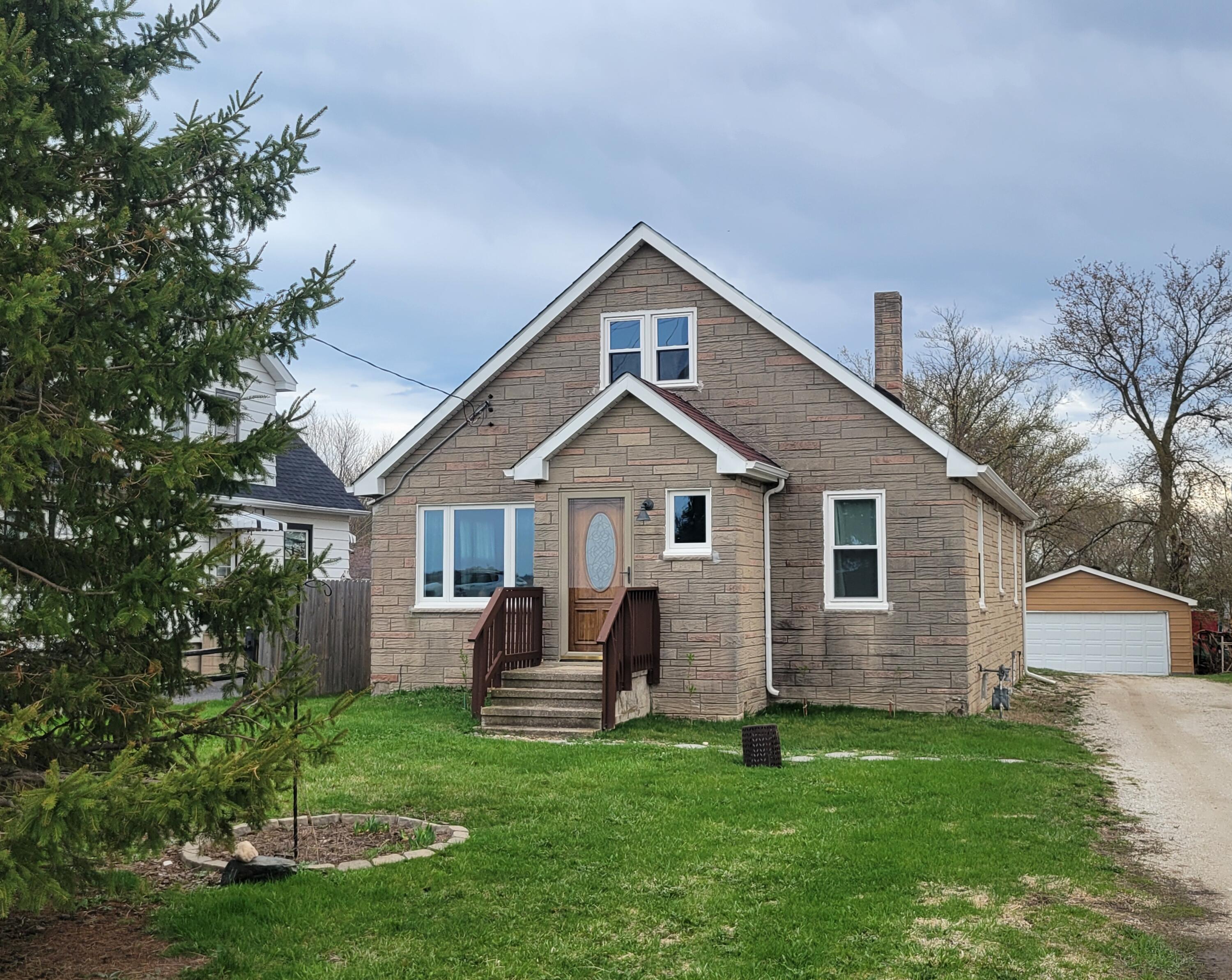 7107 38th St Property Photo 1