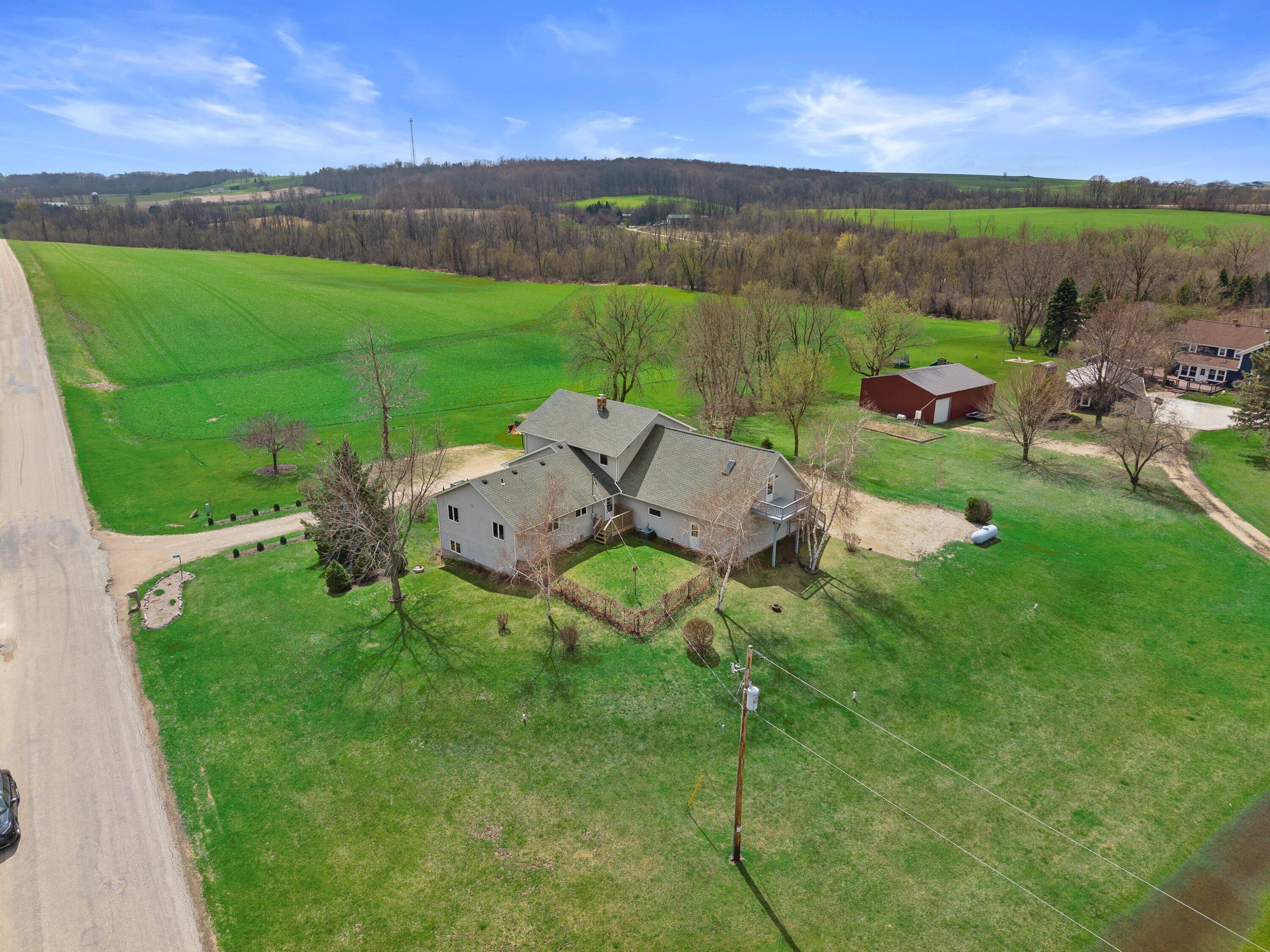 7293 Aurora Rd