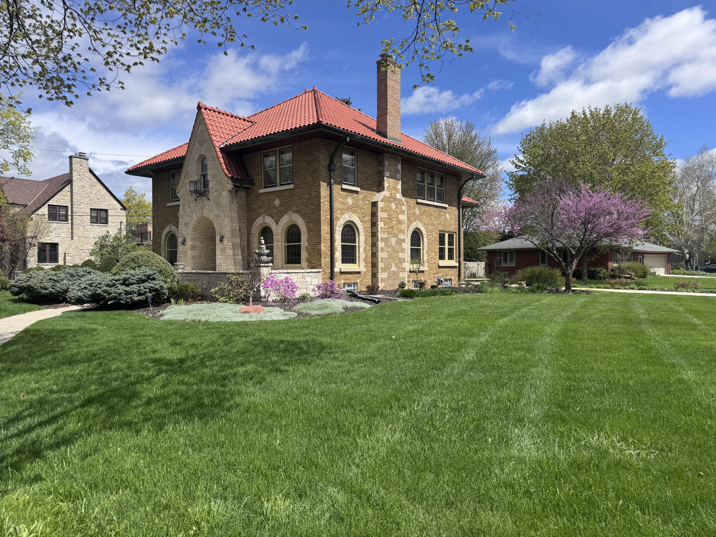 145 Cottage Ave Property Photo 1