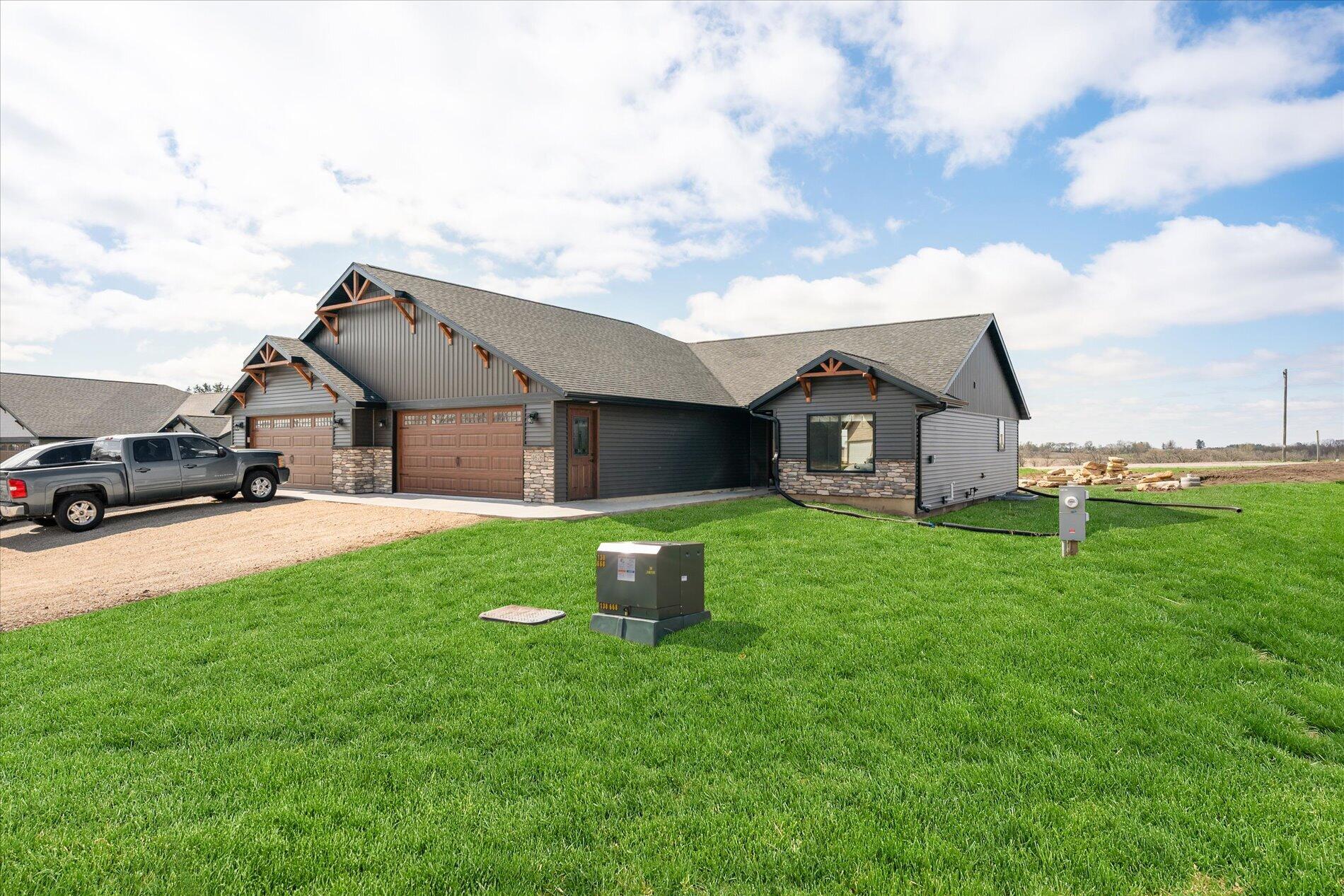 S4676 Erickson Ln Property Photo 1