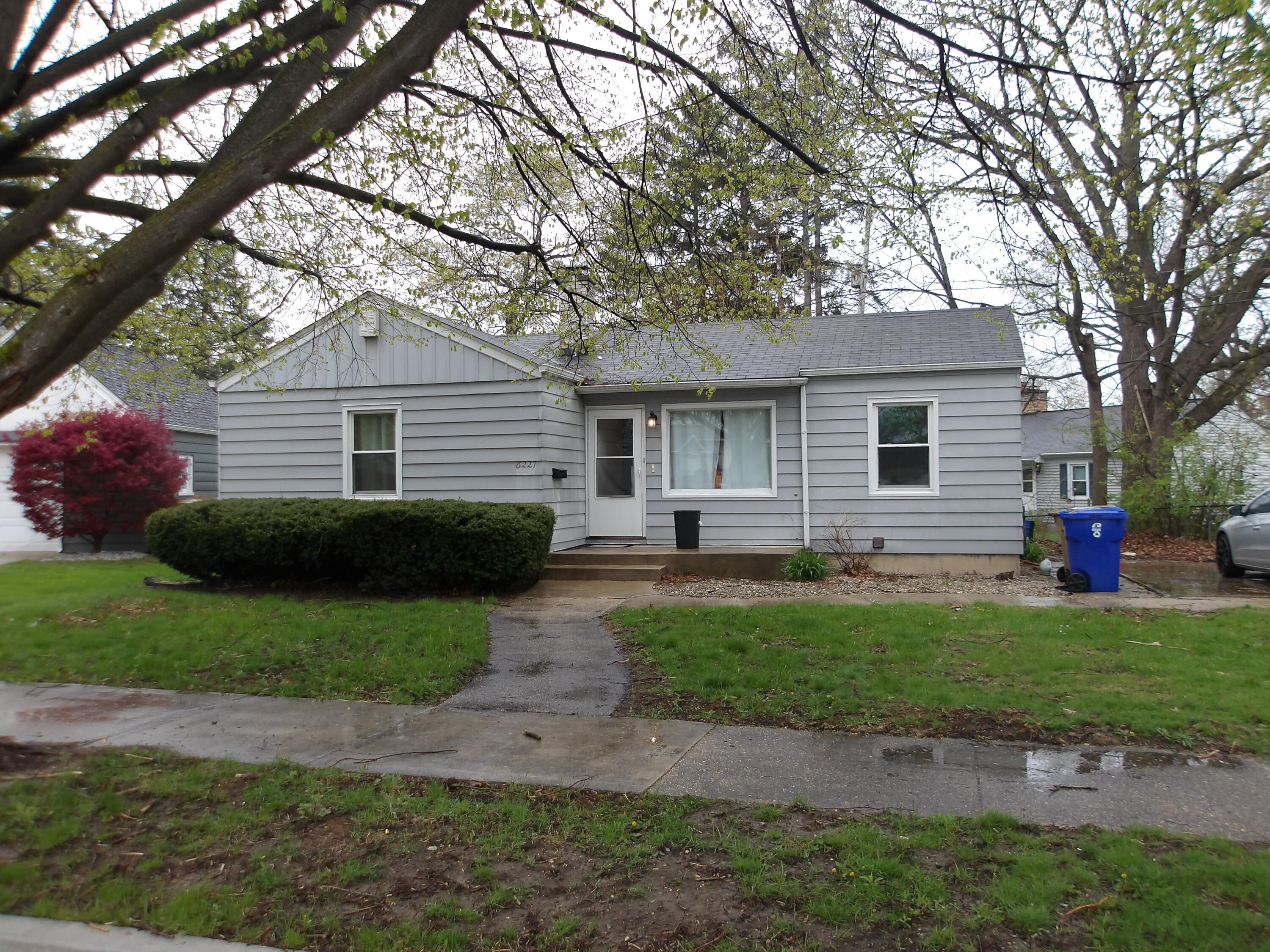 6227 44th Ave Property Photo 1
