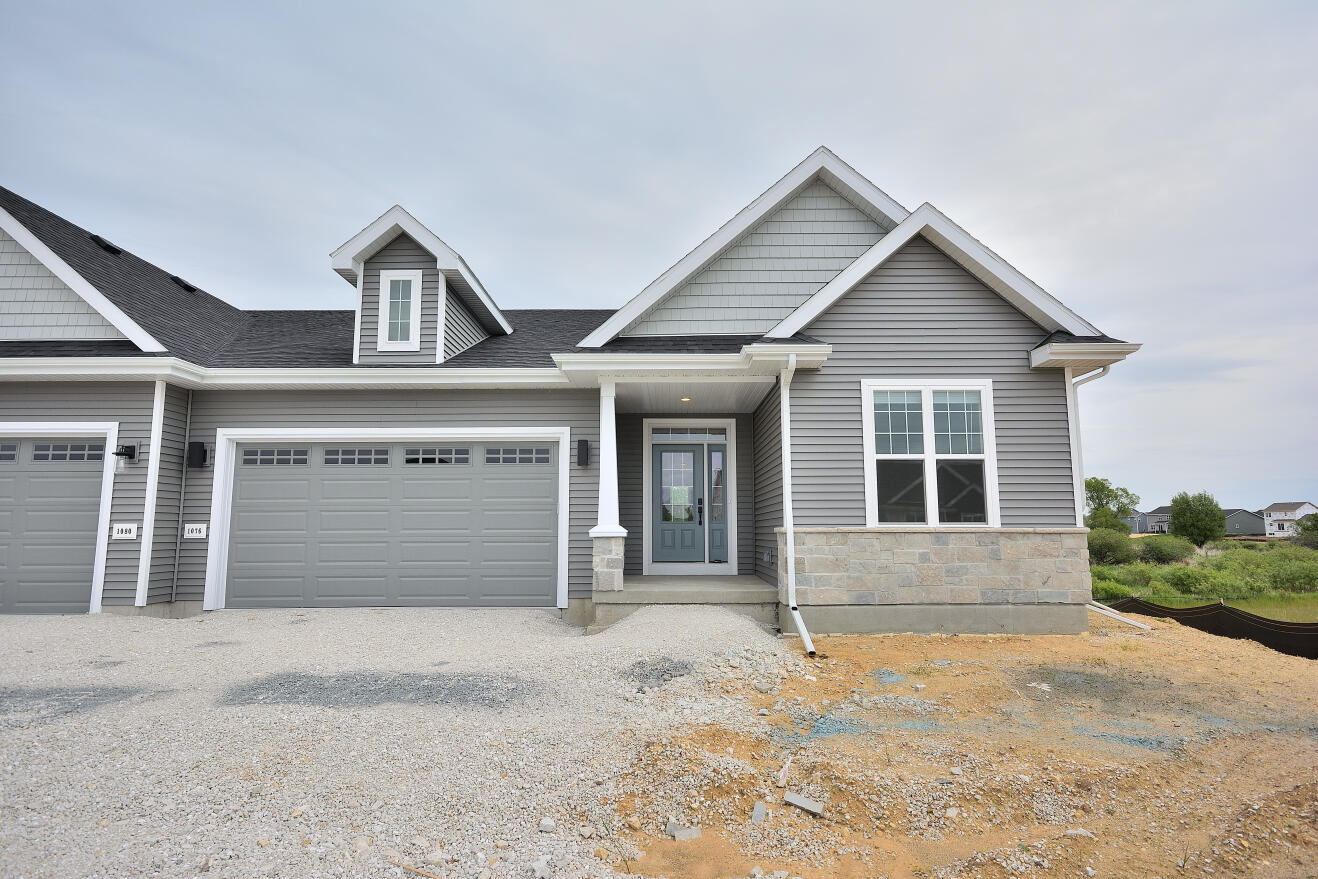 1076 Elderberry Rd Property Photo 1