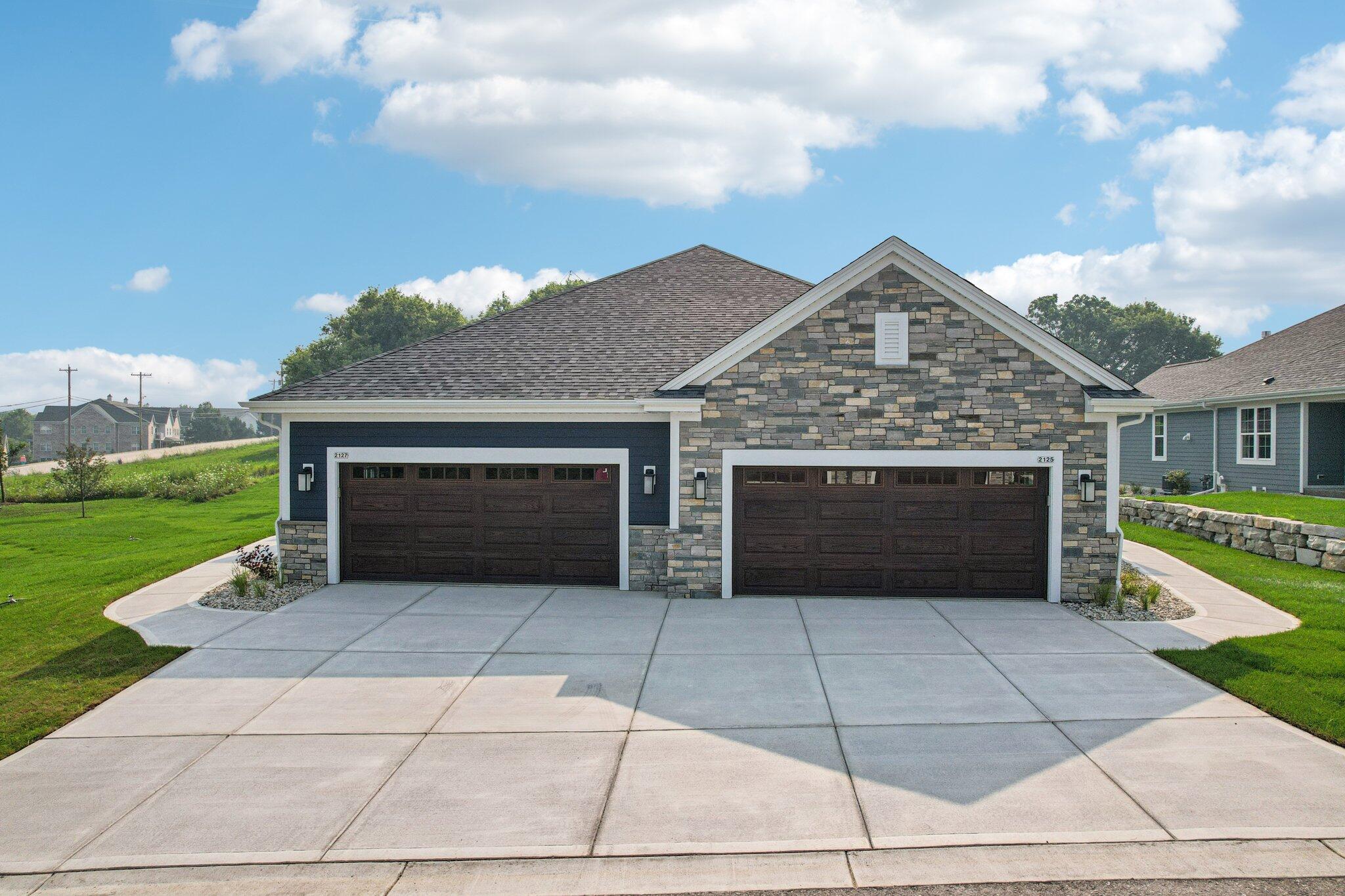 2127 Bluestem Dr Property Photo 1