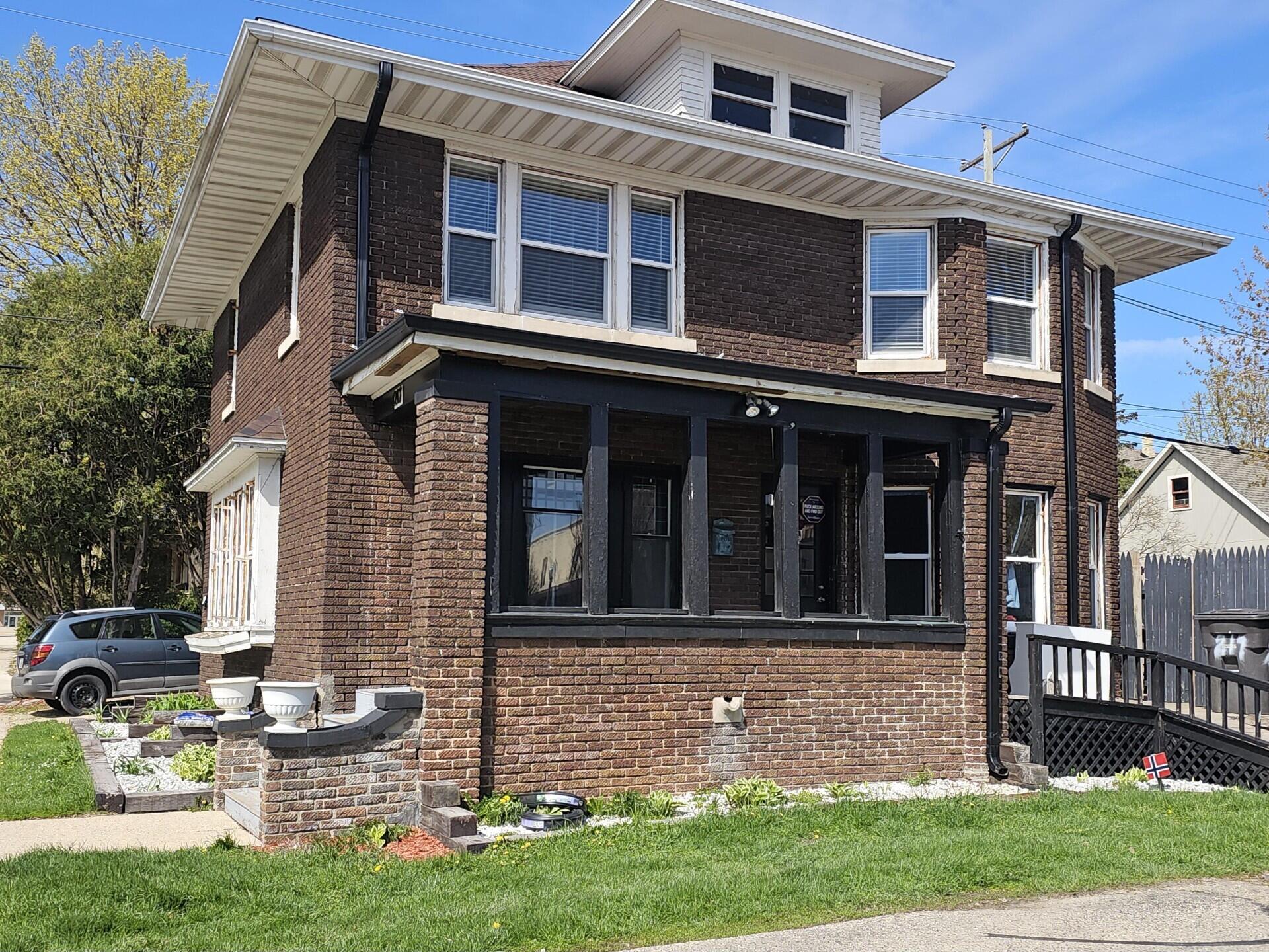 217 S Fourth St