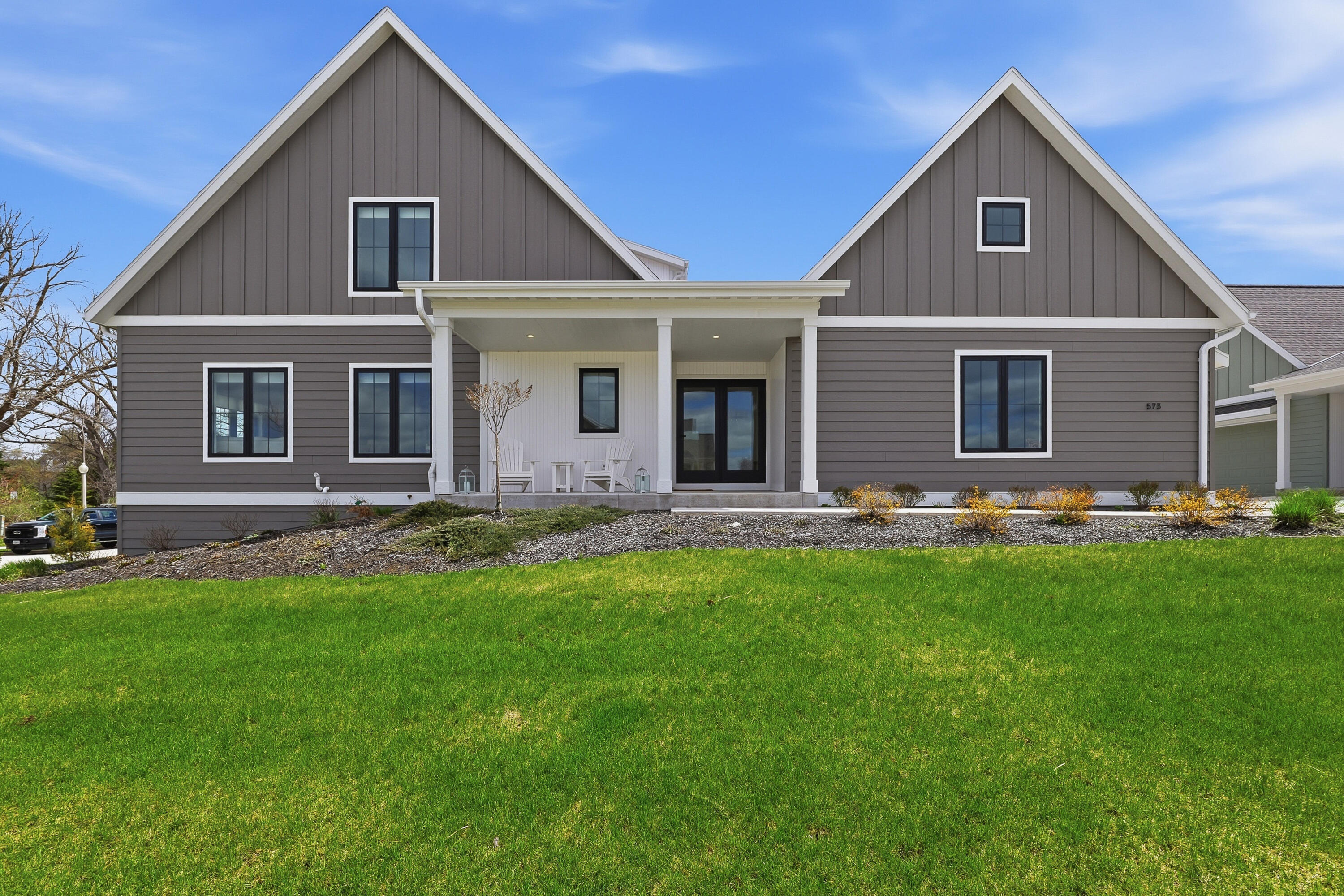 573 Meadow Cir Property Photo 1
