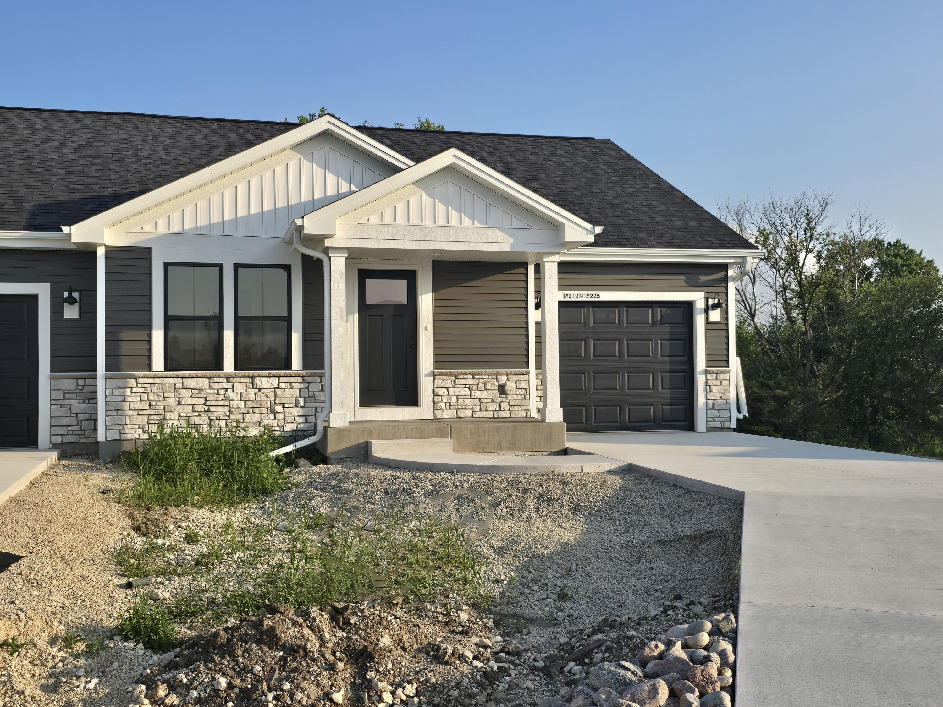 W219n16225 Primrose Ct Property Photo 1