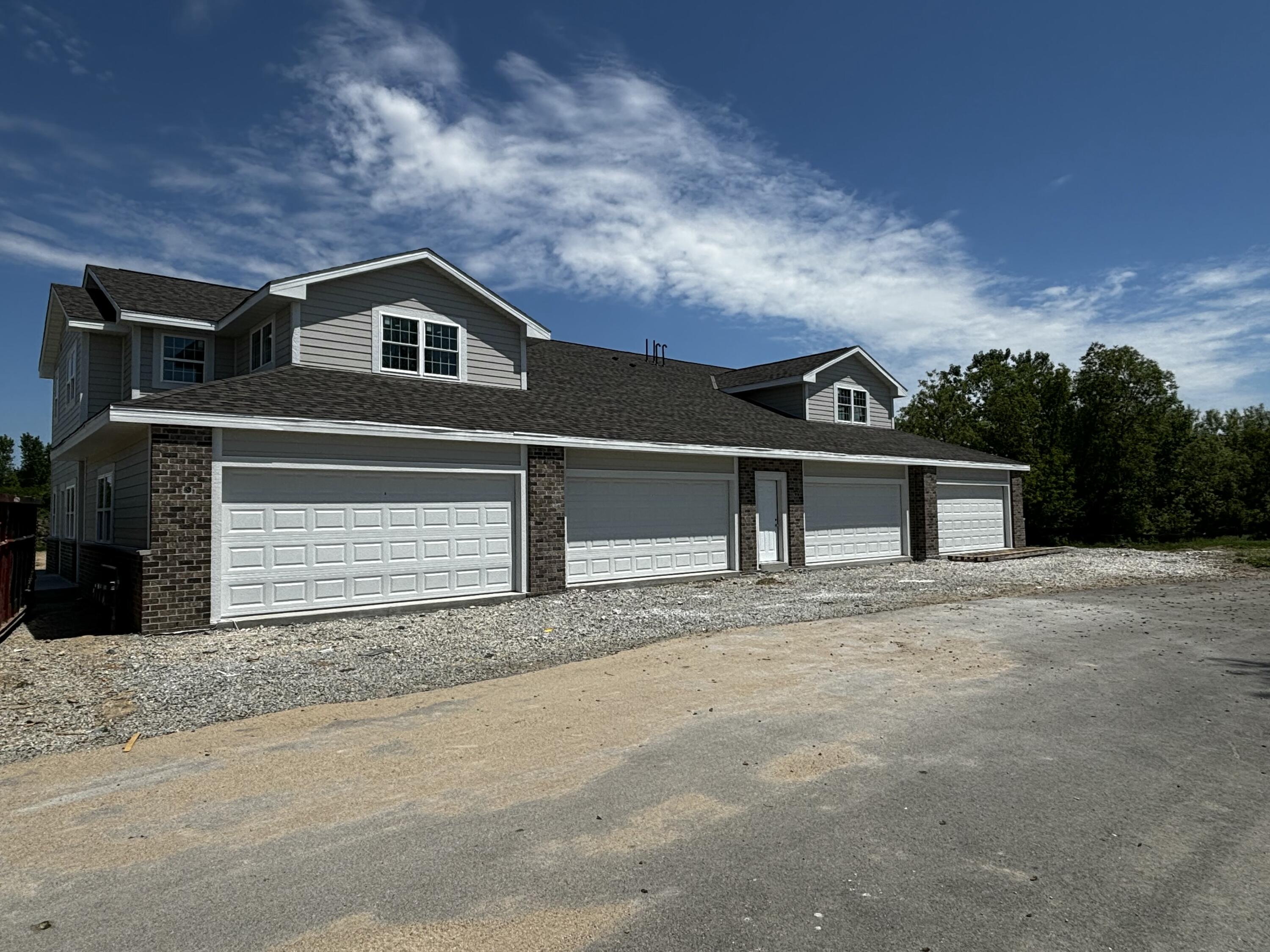 465 Hillary Cir Property Photo 1