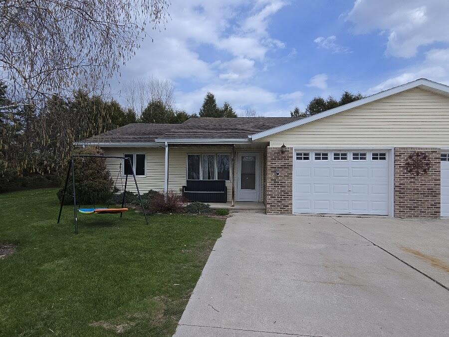 1002 Chrysler Dr Property Photo 1