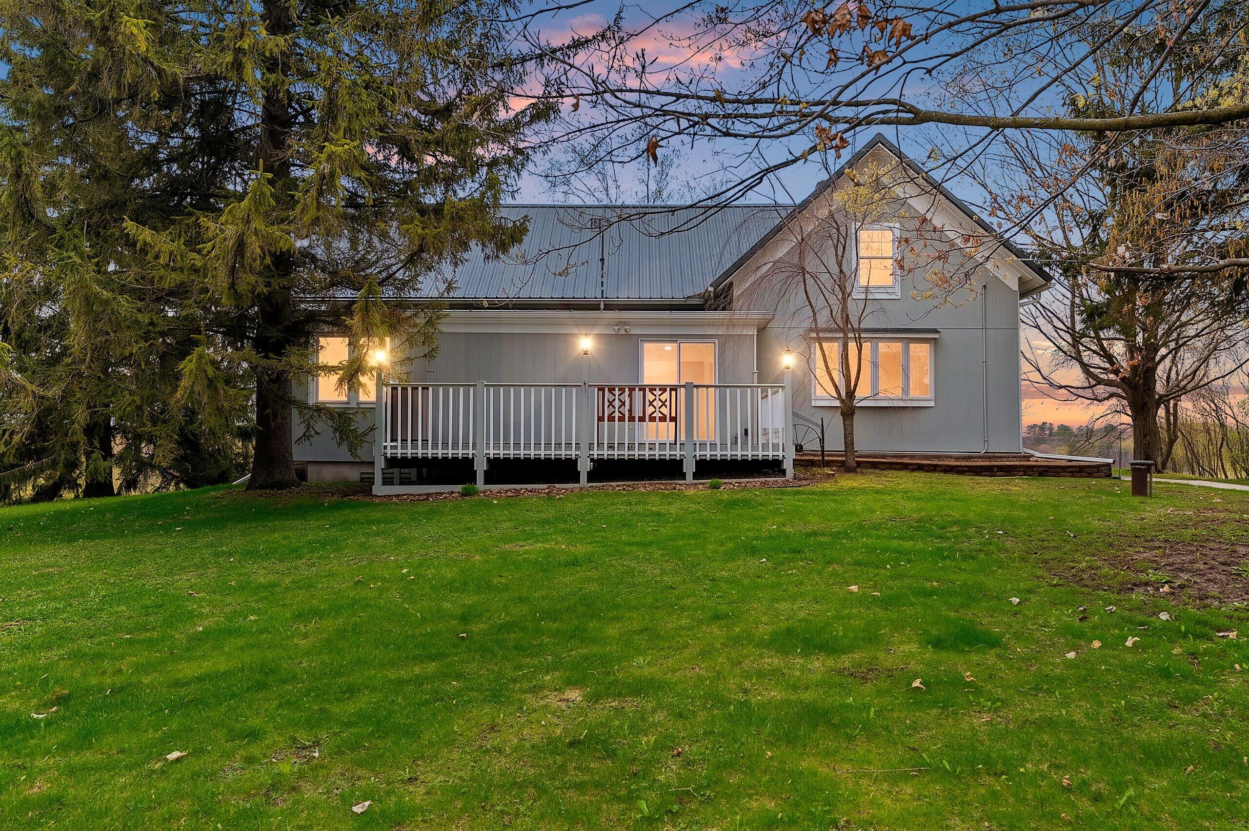 1202 County Road S - Property Photo 1