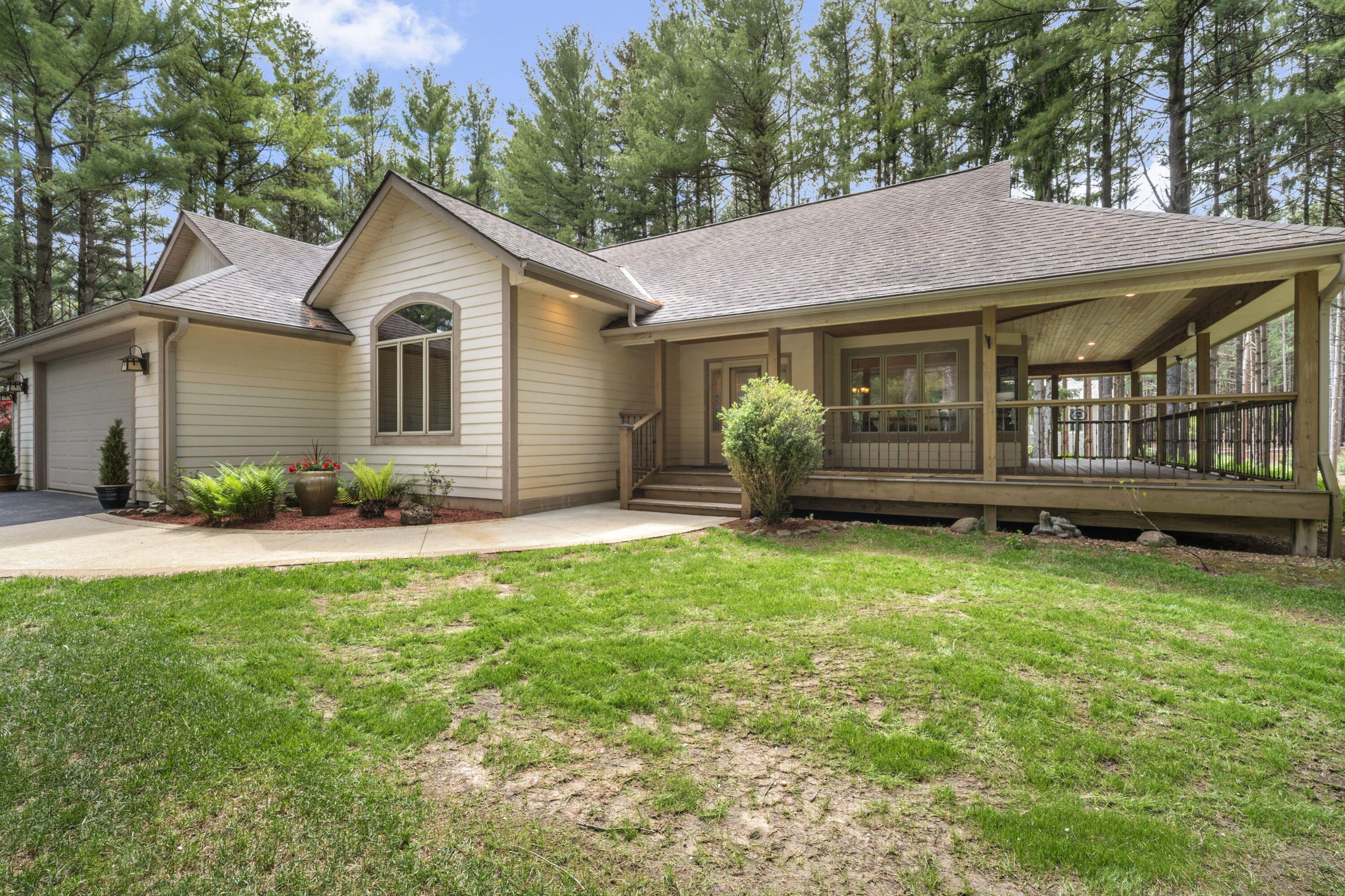 7855 Indian Lore Rd Property Photo 1