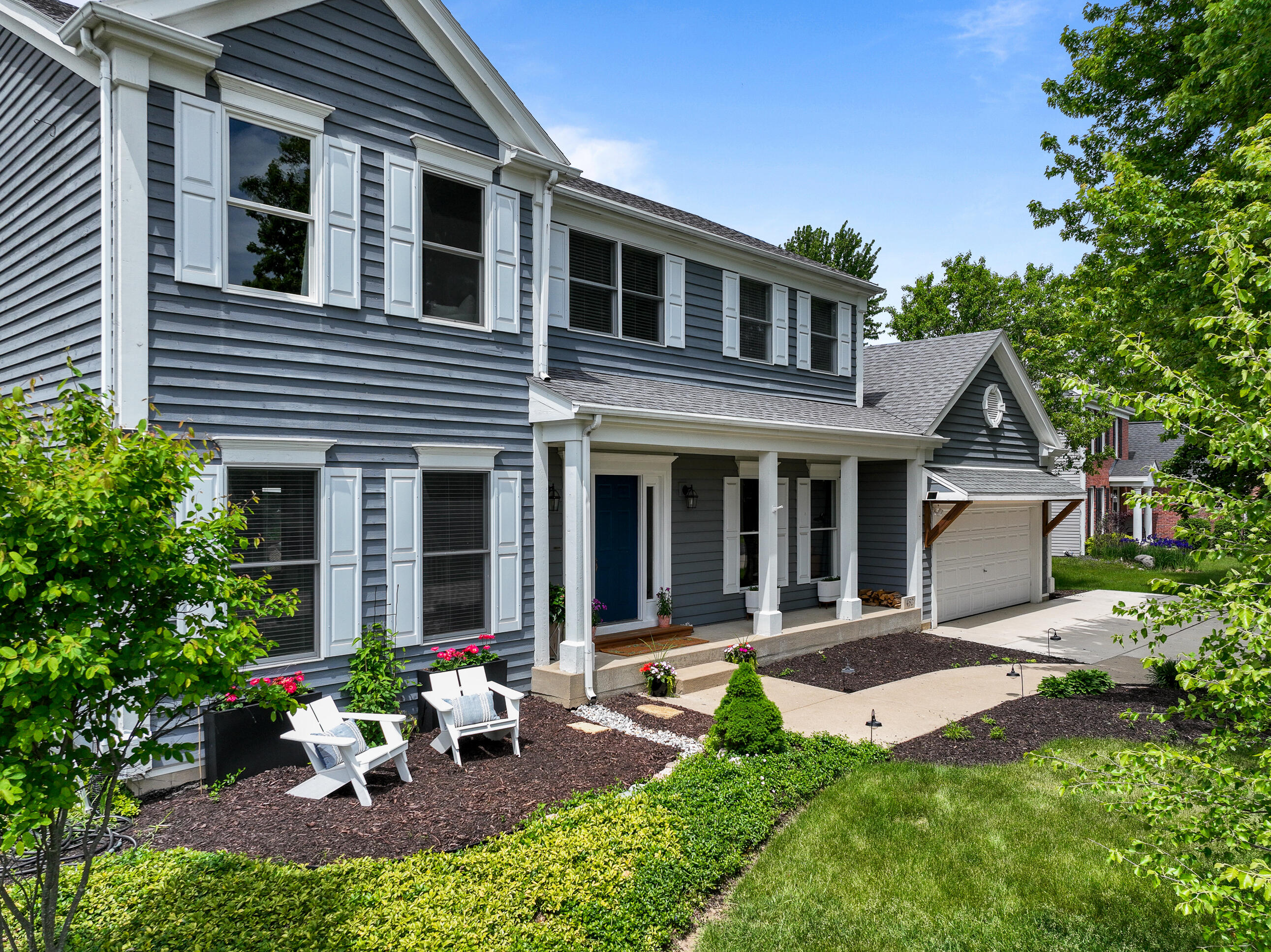 452 Park Ln Property Photo 1