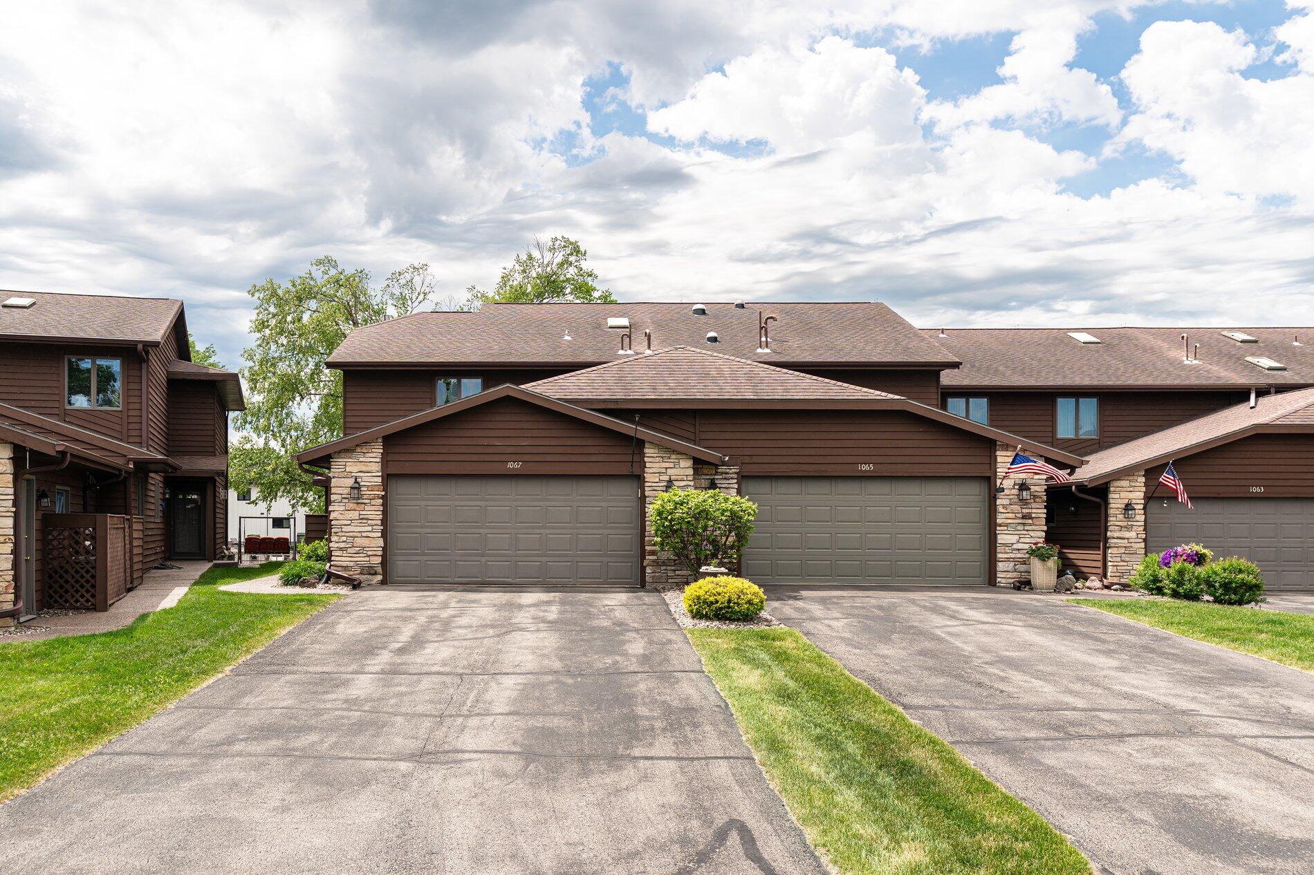 1067 Lauderdale - Property Photo 1