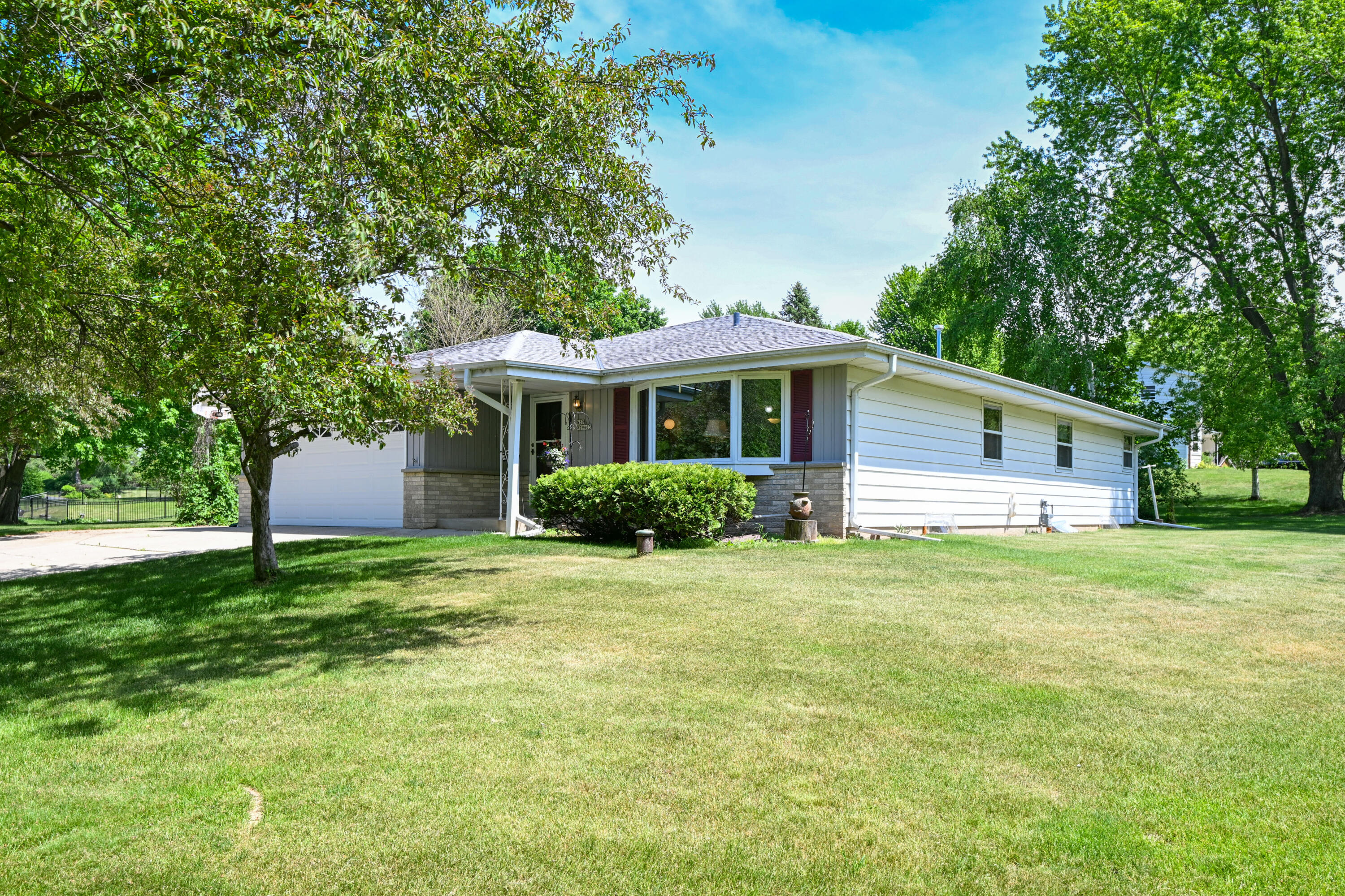 N69w29463 River Front Dr Property Photo 1