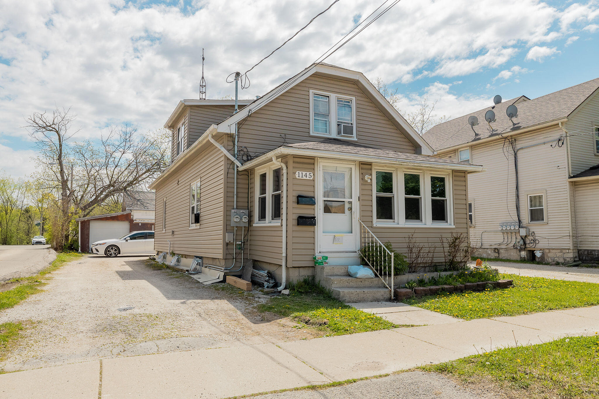 1145 White Rock Ave Property Photo 1