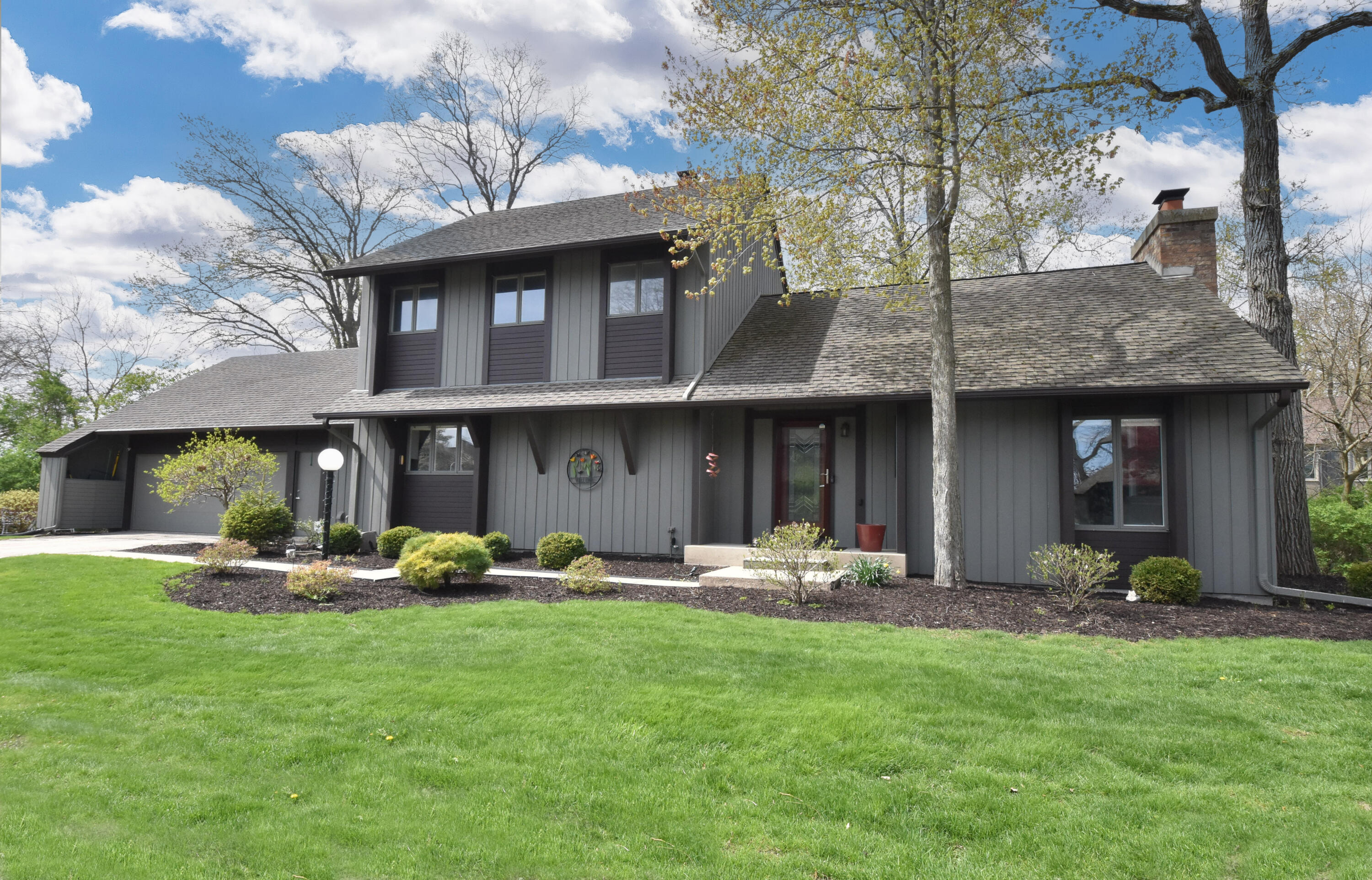41 E Campus Ct Property Photo 1