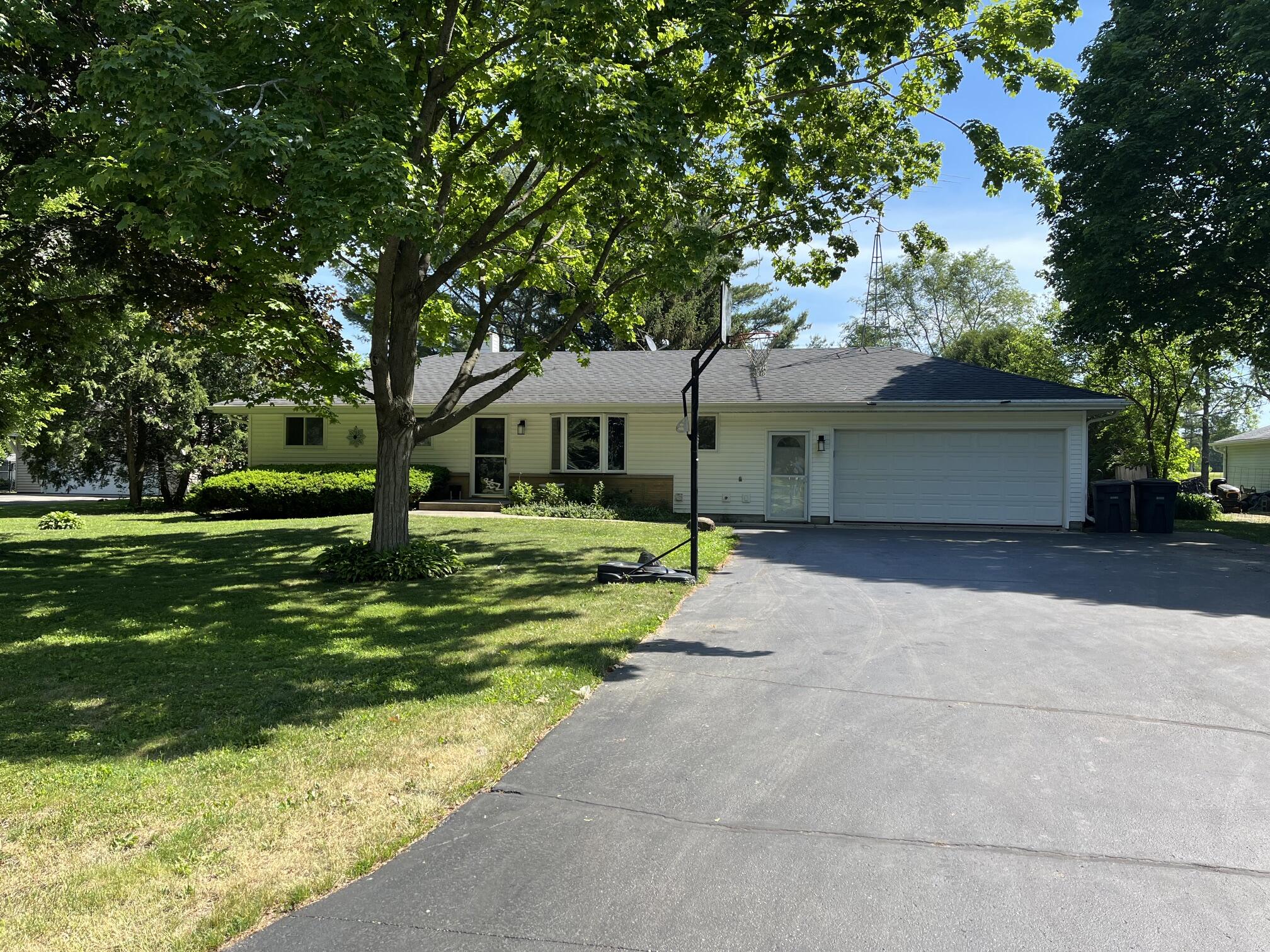 1965475 Property Photo 1