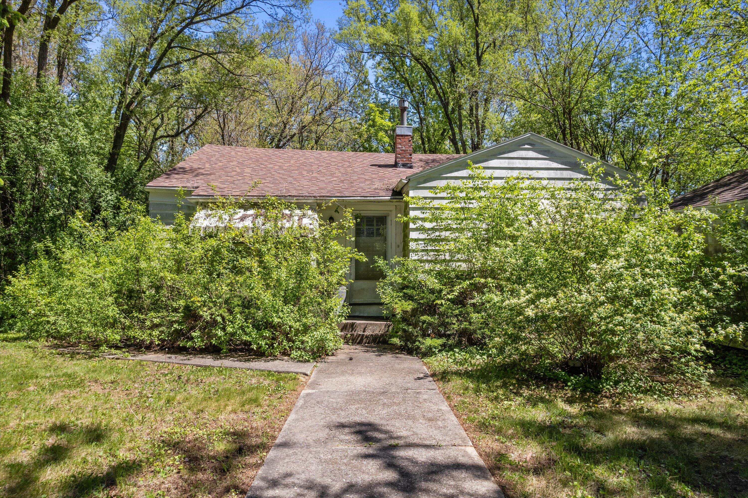 N2404 Loverture Dr Property Photo 1