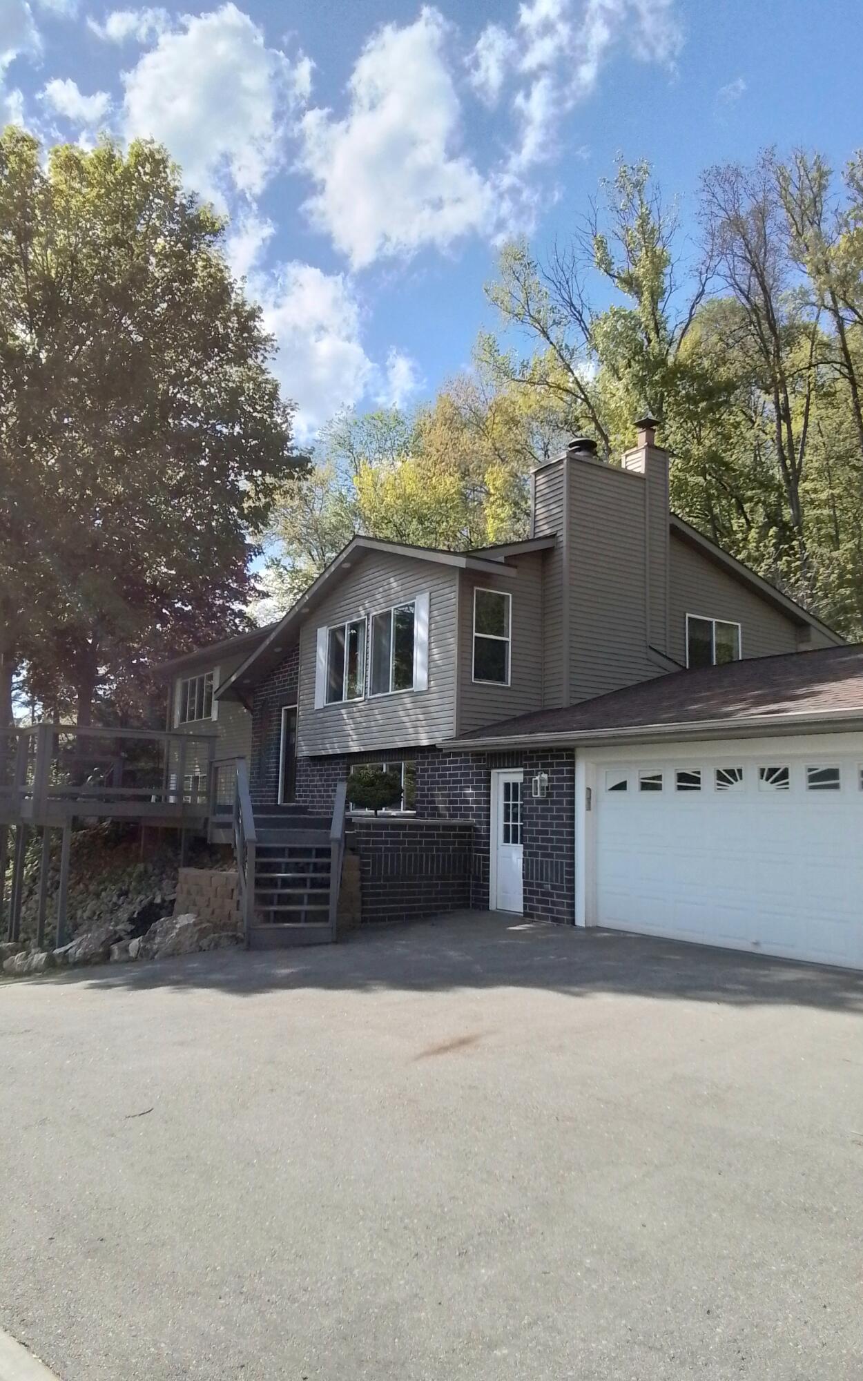1596 Highwood Dr Property Photo 1