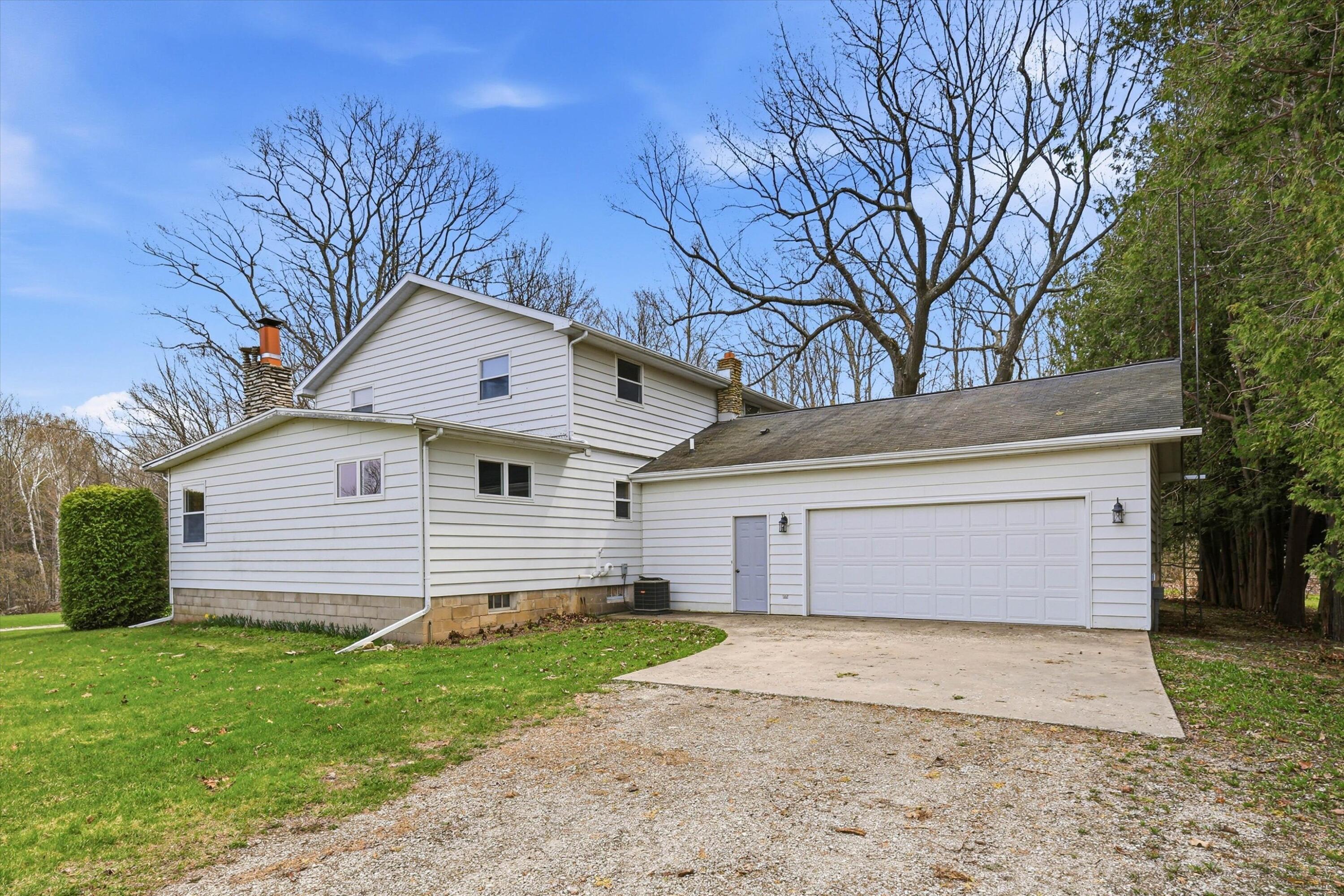 5585 Sunny Slope Rd Property Photo 1