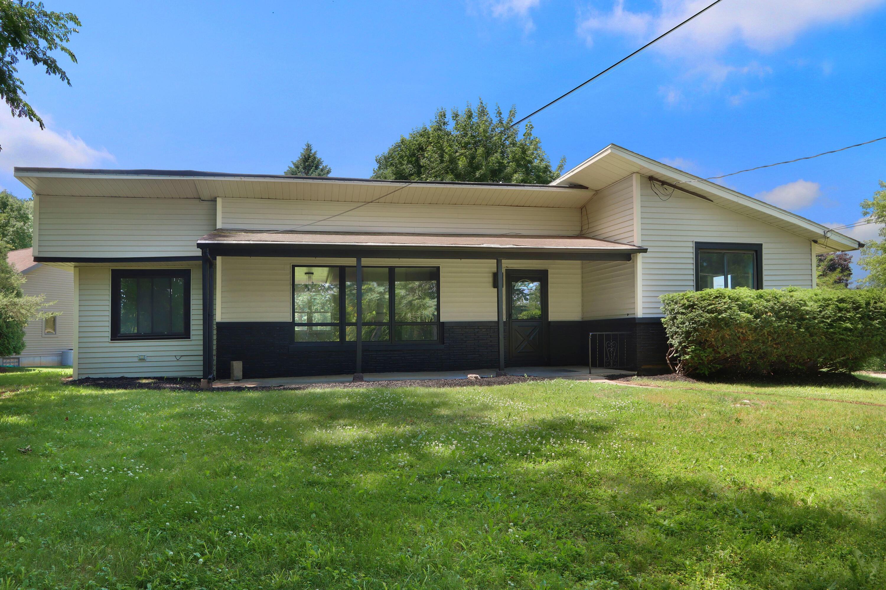5401 82nd St Property Photo 1