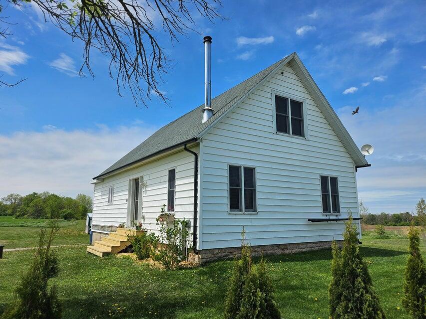E847 County Road S - Property Photo 1