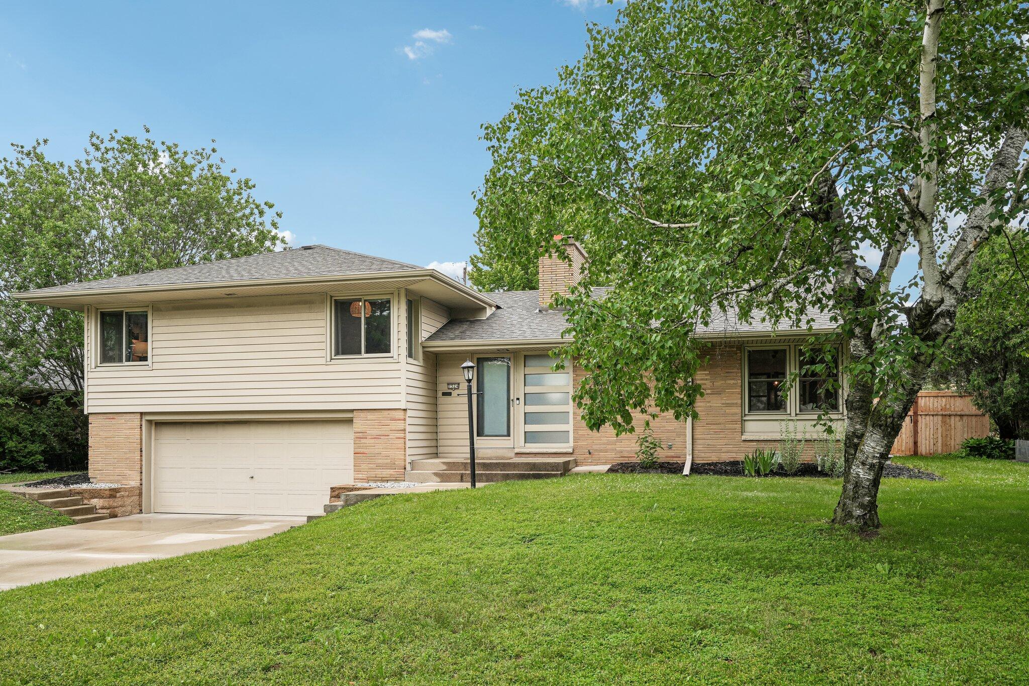 7524 W Wisconsin Ave Property Photo 1