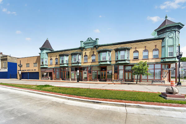 900 State St Property Photo 1