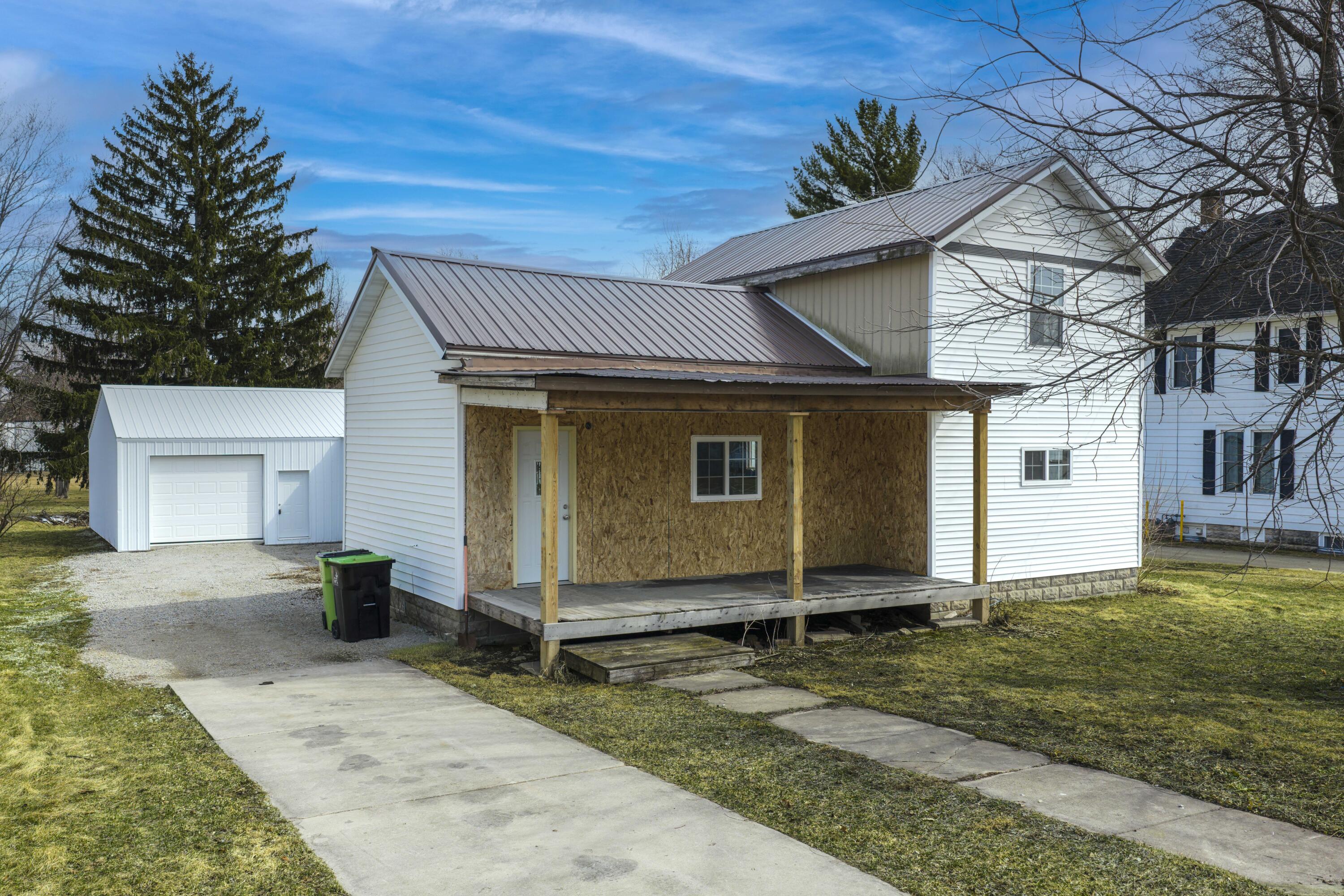 406 S College Ave Property Photo 1