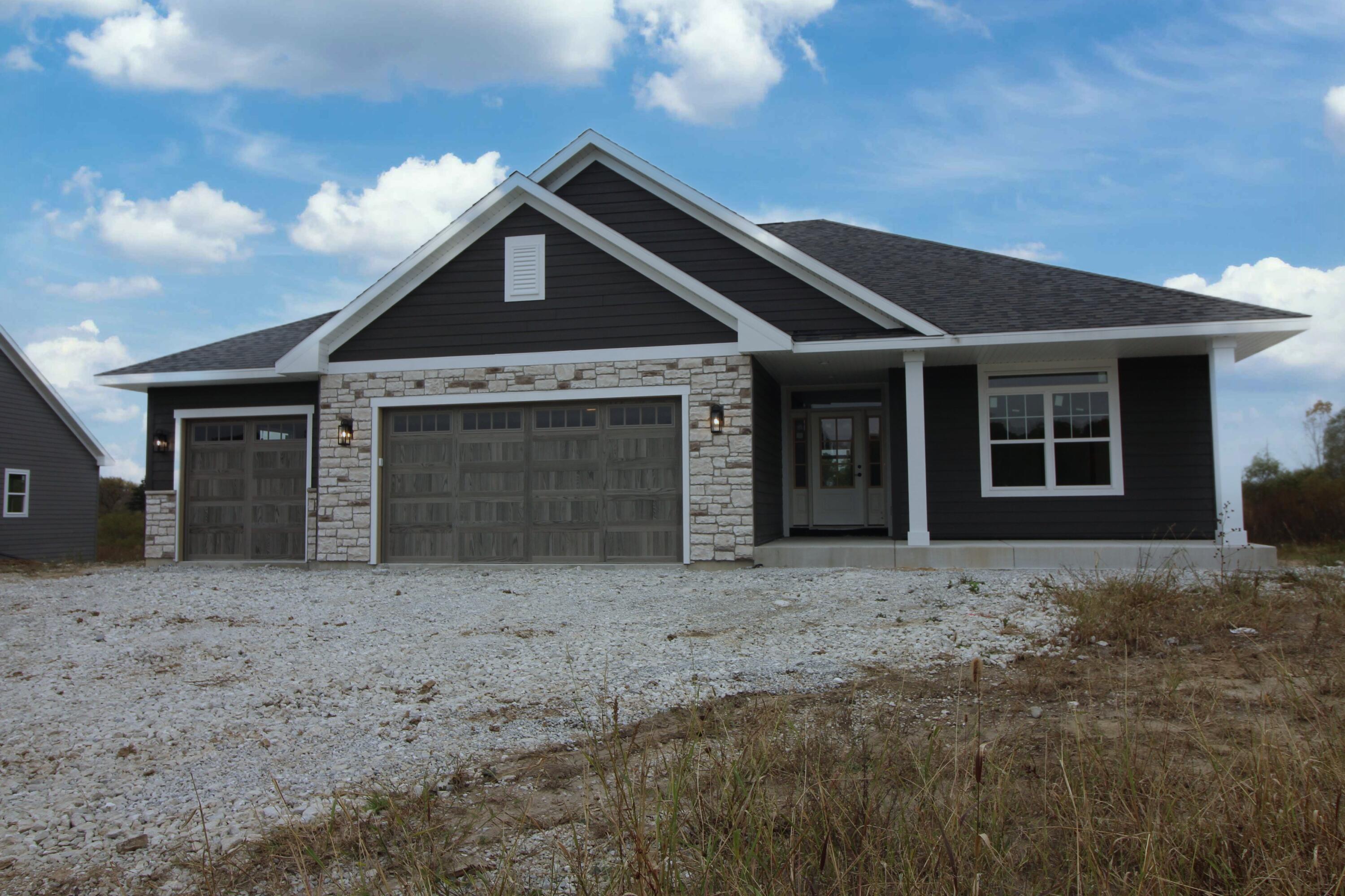 7353 Farm Meadow Rd Property Photo 1