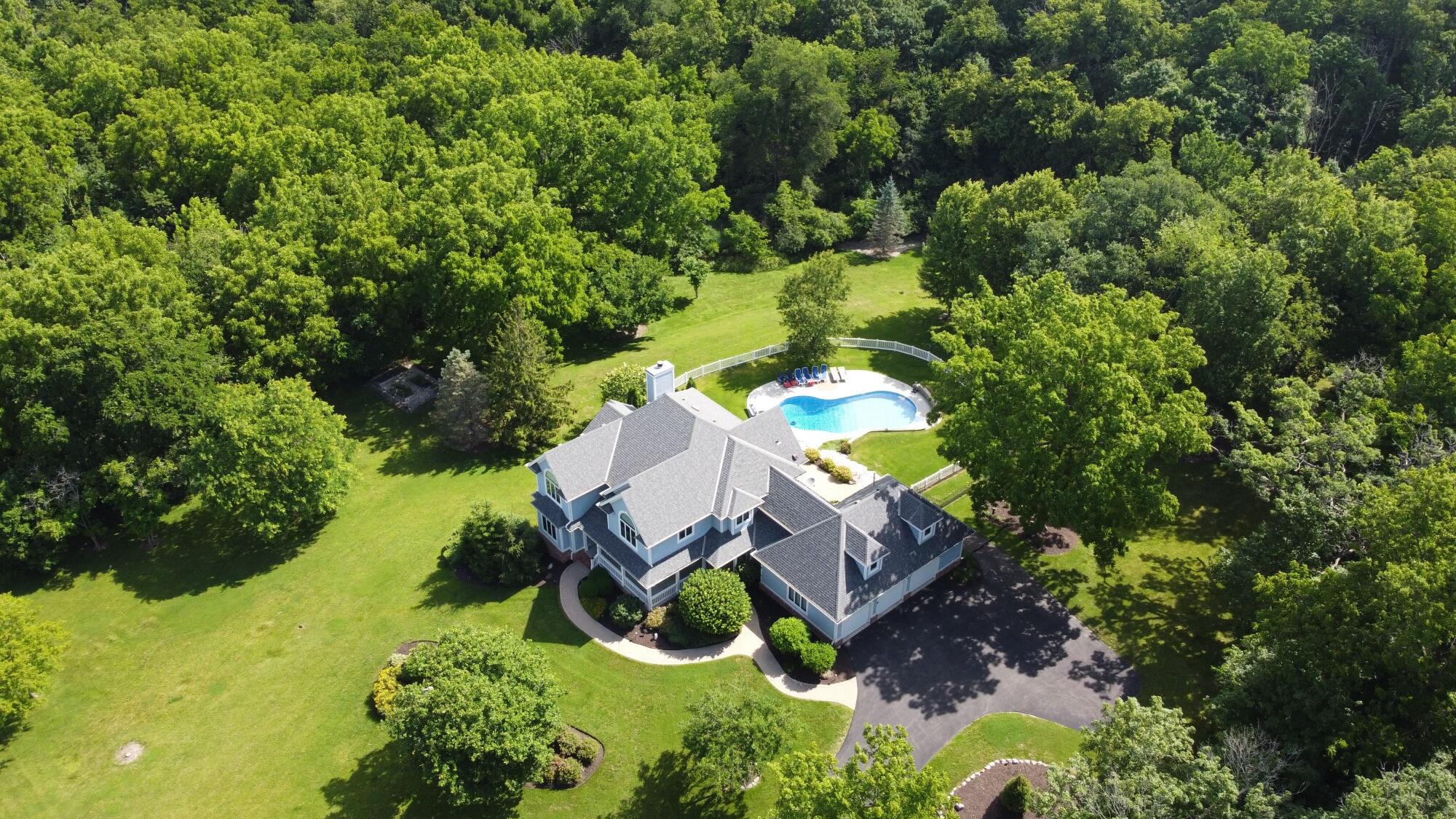N2988 Lake Forest Cir Property Photo 1